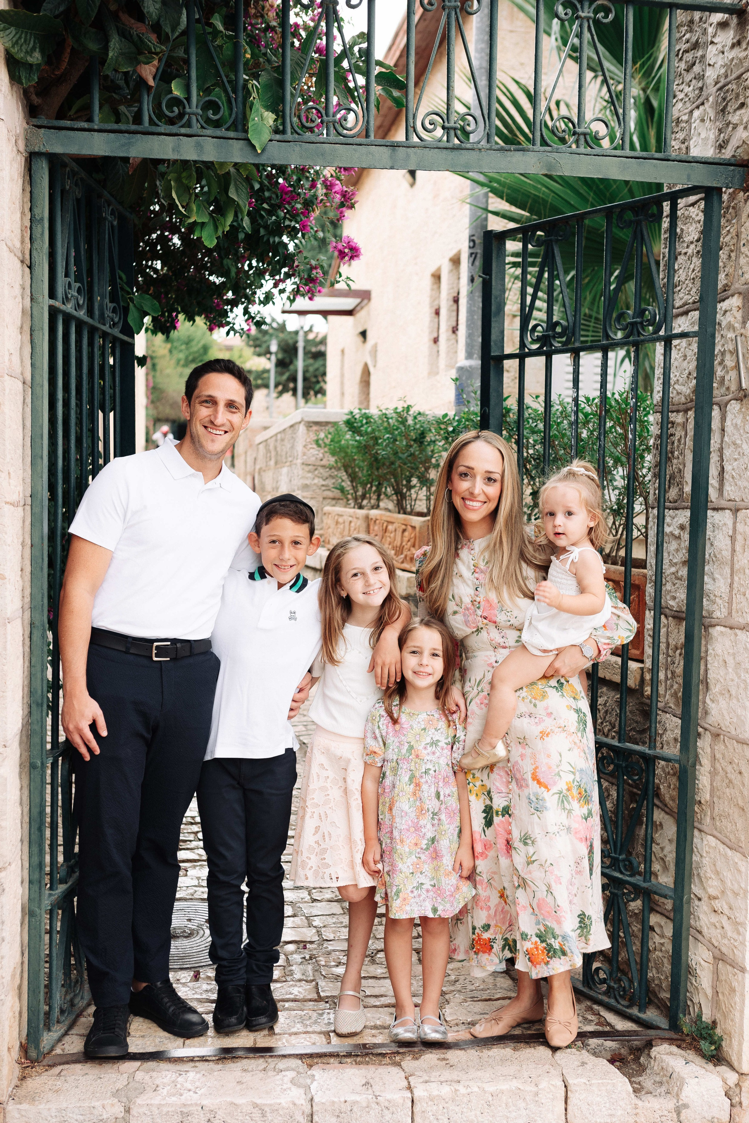 BIG FAMILY IN YAMIN MOSHE. Https://shi-photo.com/