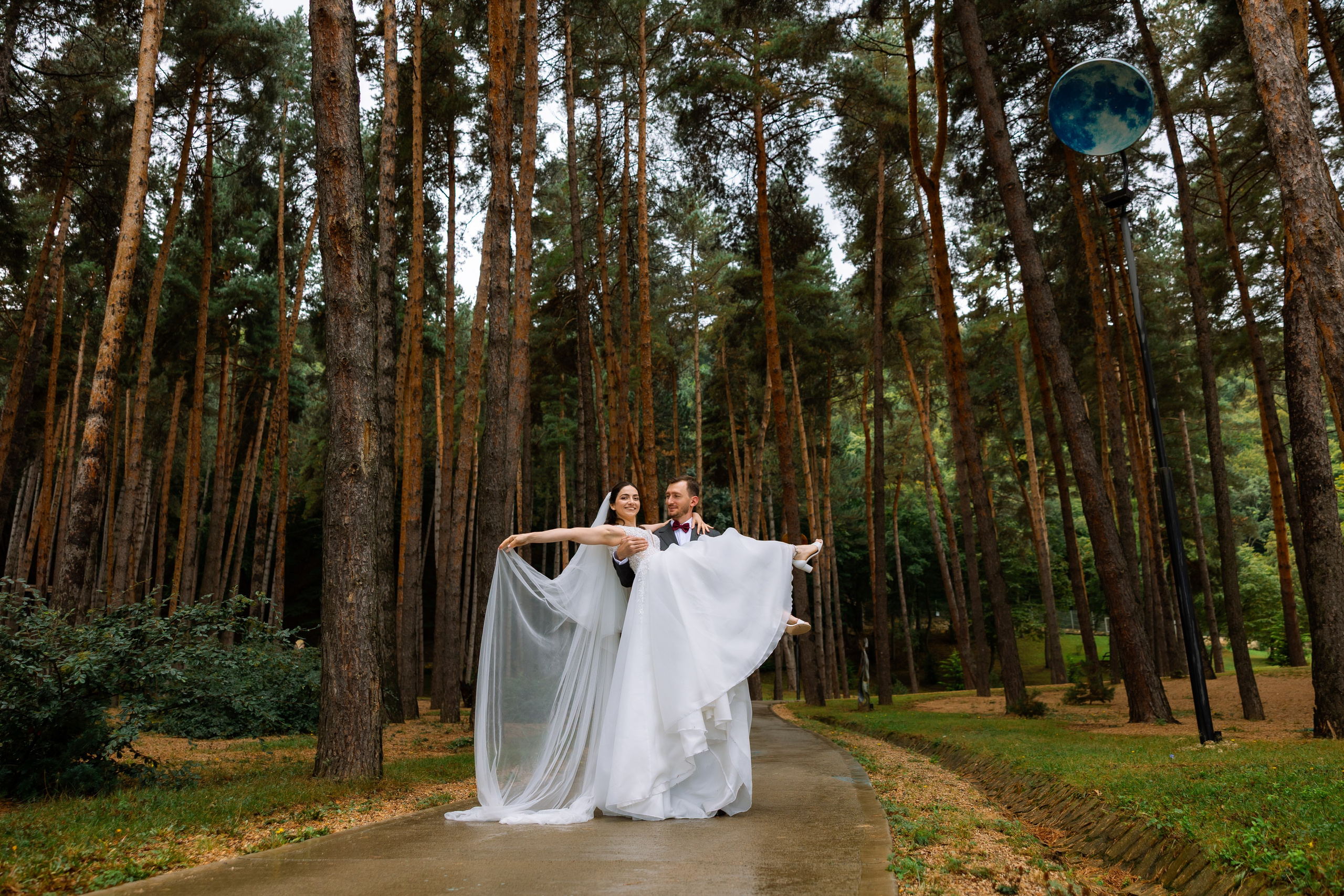 Rainy day feels different. Wedding photographer in Tbilisi Ioseb Mamniashvili