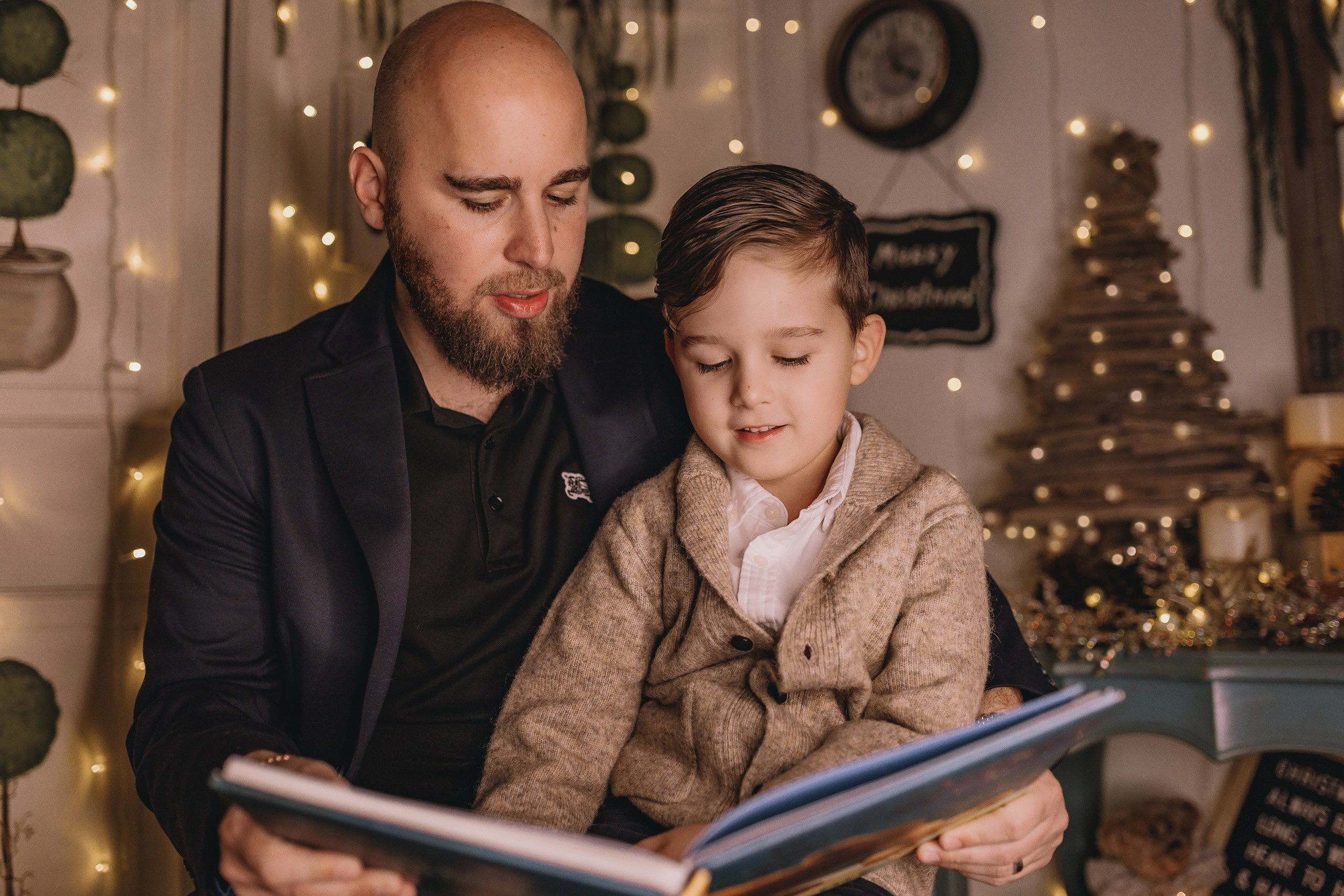 11.16.2025 Christmas Photoshoot. Wedding family event photographer in Chicago Nick Yushevich