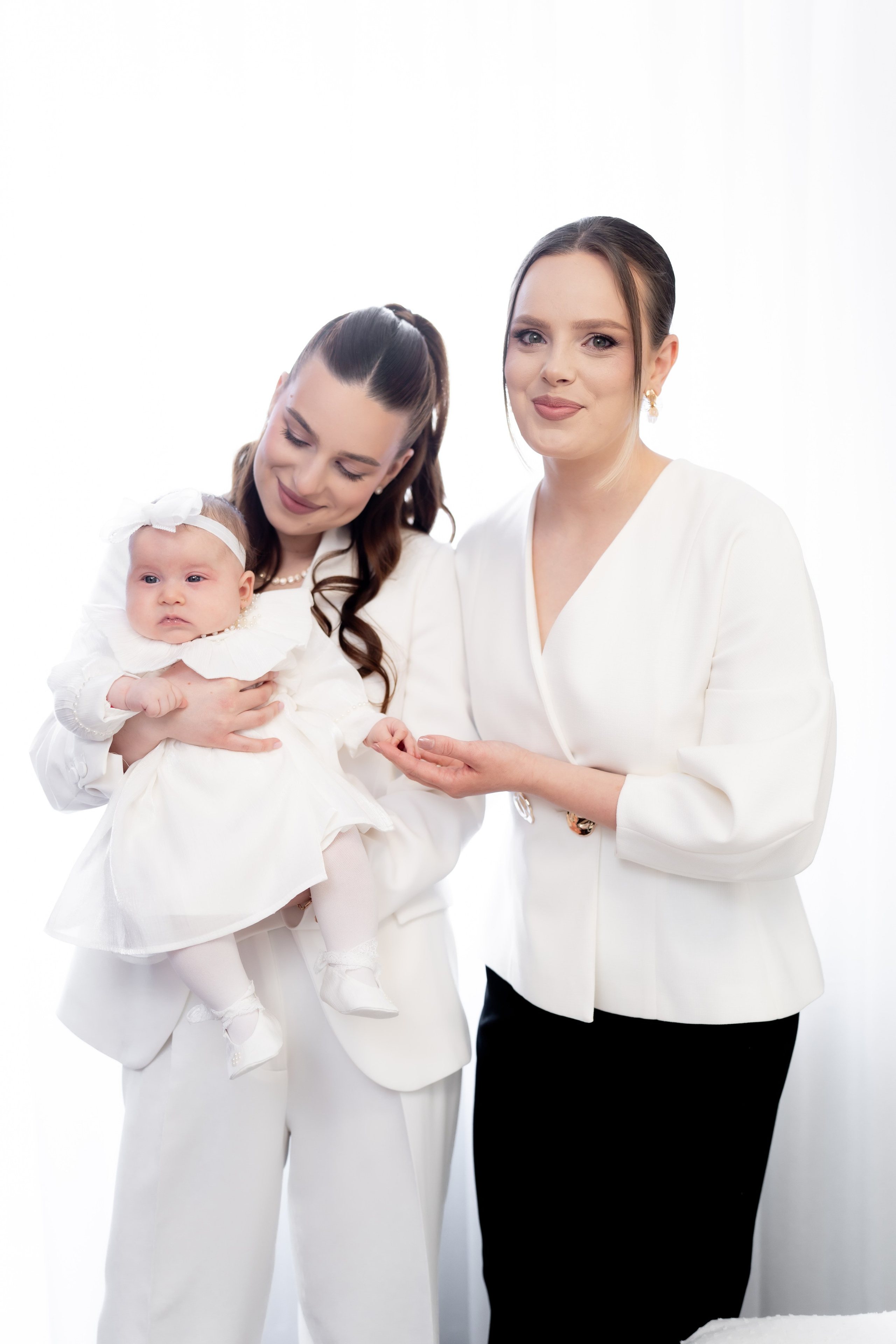 Ilinca. Mark Fazakas — Wedding Photographer