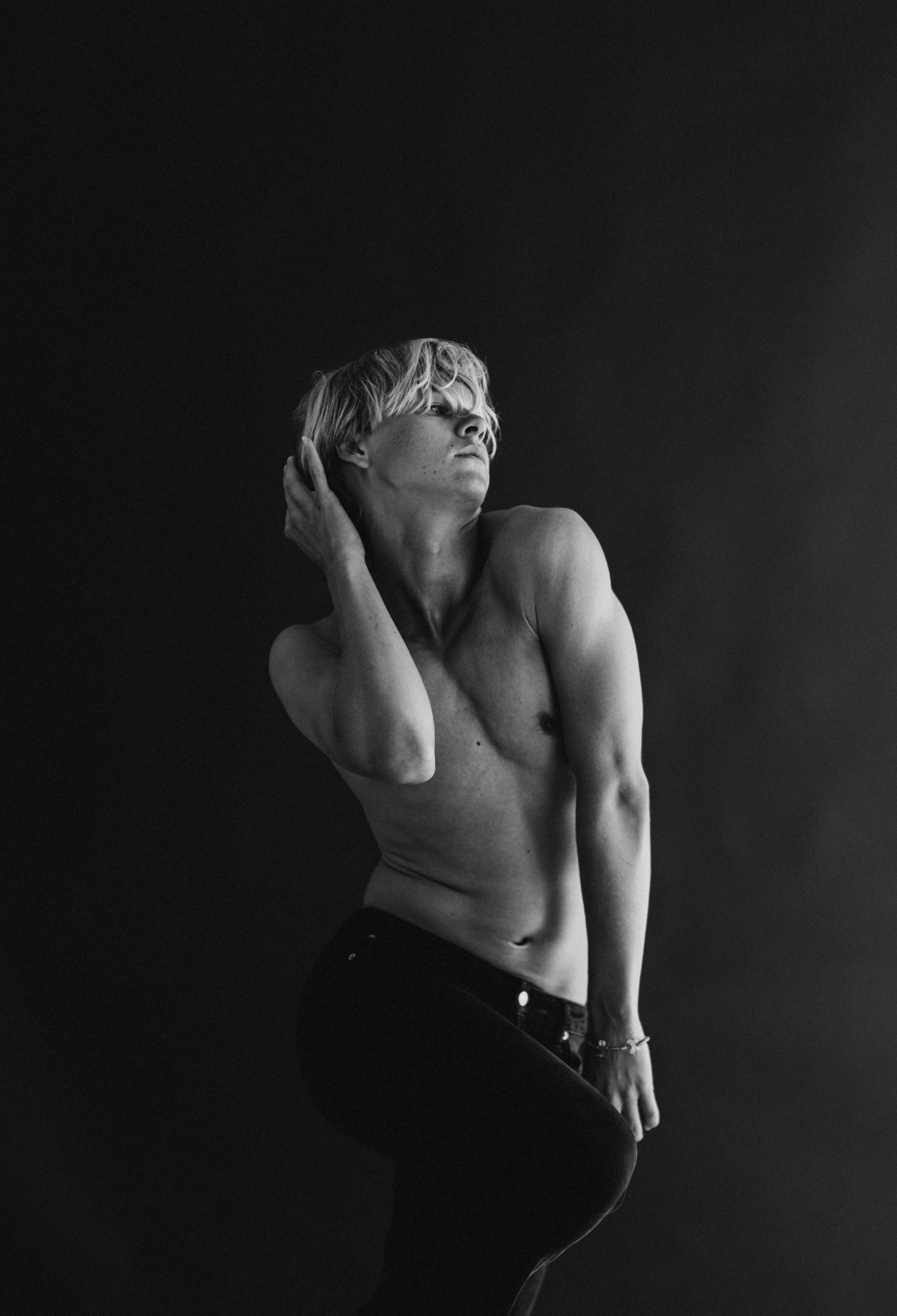 DANCERS. Victoria Olonen – Cinematic Portrait Artist | Helsinki & Europe