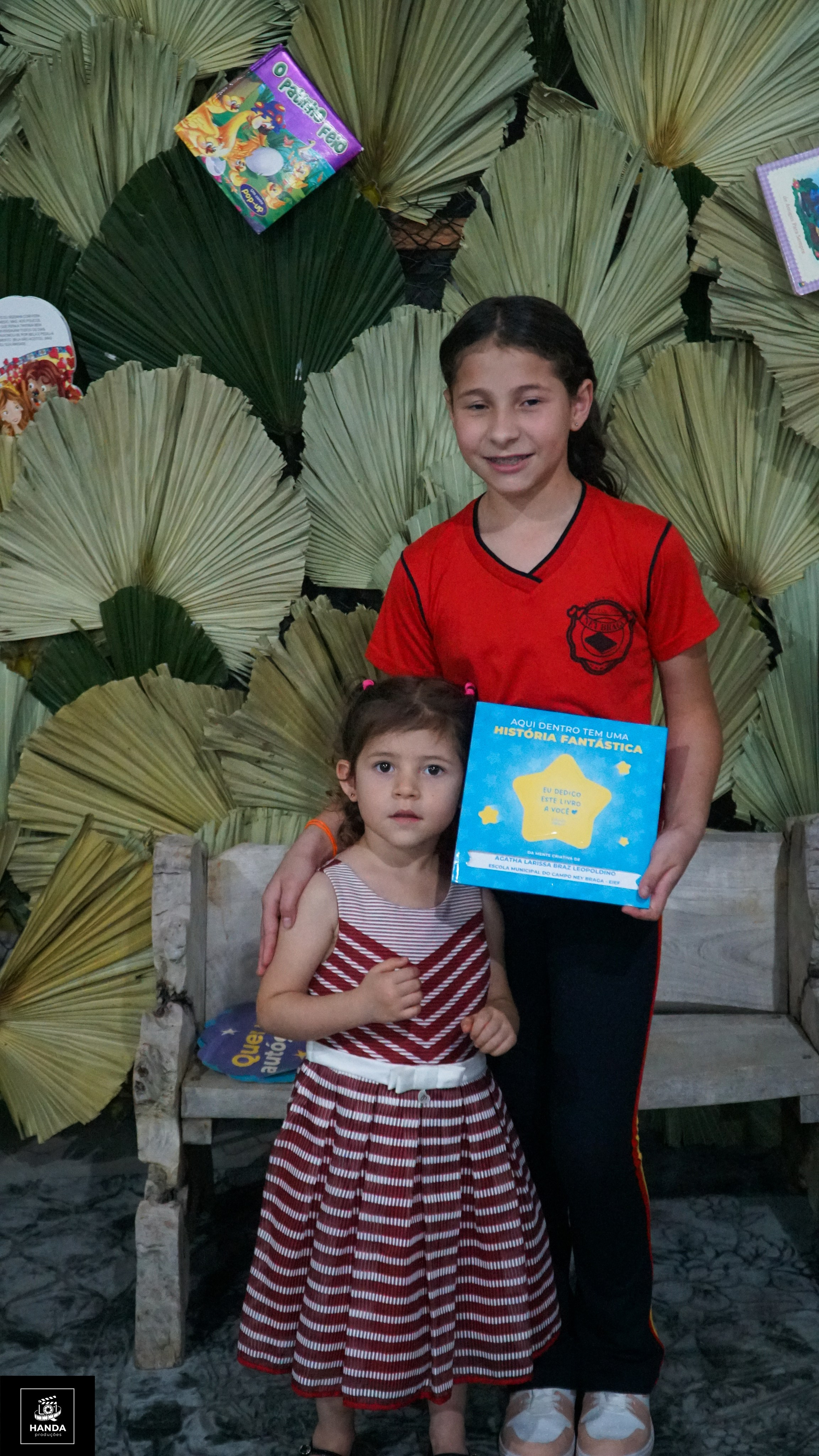 Noite autógrafos colégio Aurélio Buarque de Holanda. Handa Produções