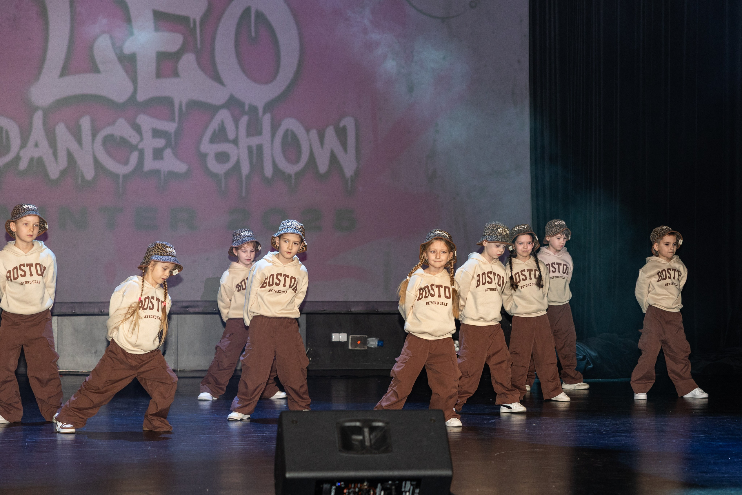 LEO DANCE SHOW WINTER 2025. Семейный и детский фотограф в Варшаве Мила Бобровская