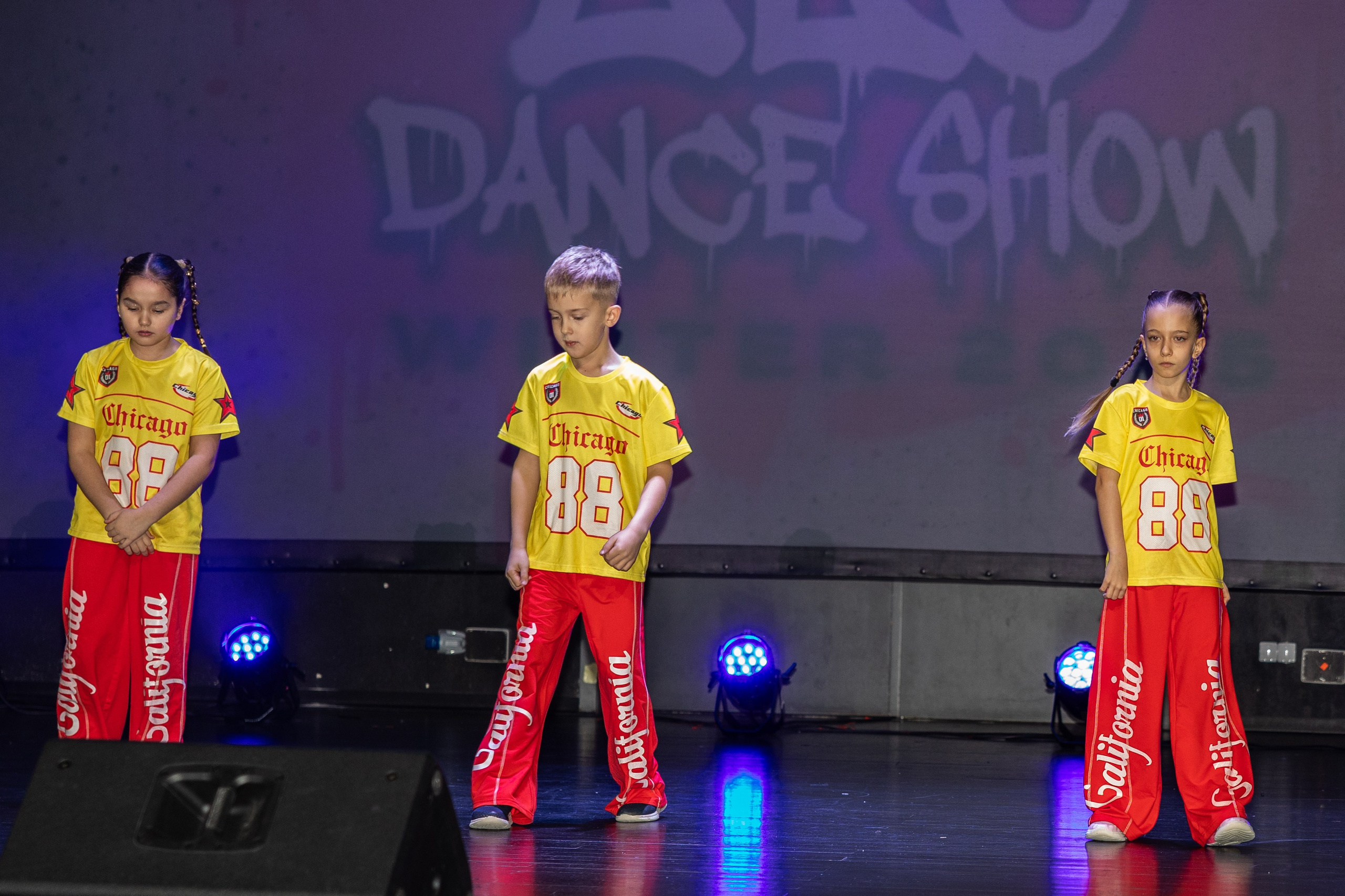 LEO DANCE SHOW WINTER 2025. Семейный и детский фотограф в Варшаве Мила Бобровская