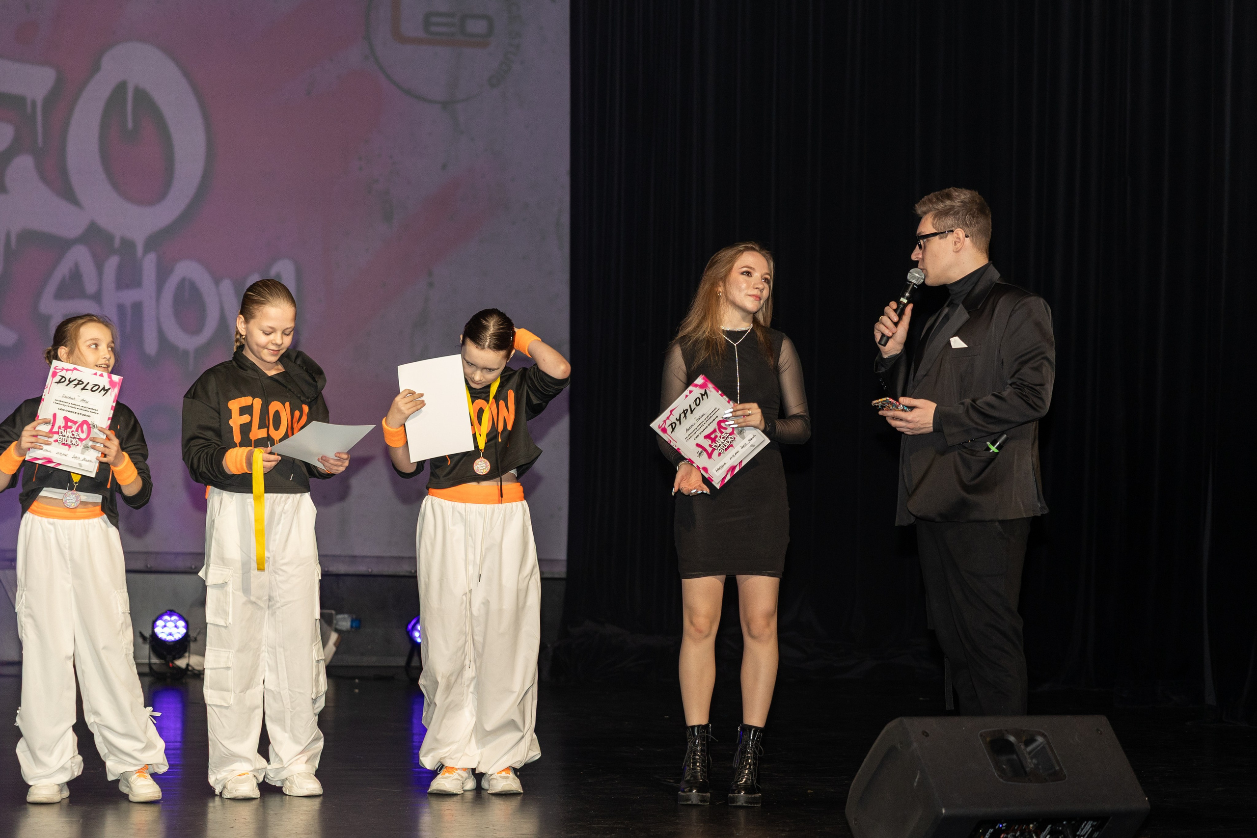 LEO DANCE SHOW WINTER 2025. Семейный и детский фотограф в Варшаве Мила Бобровская