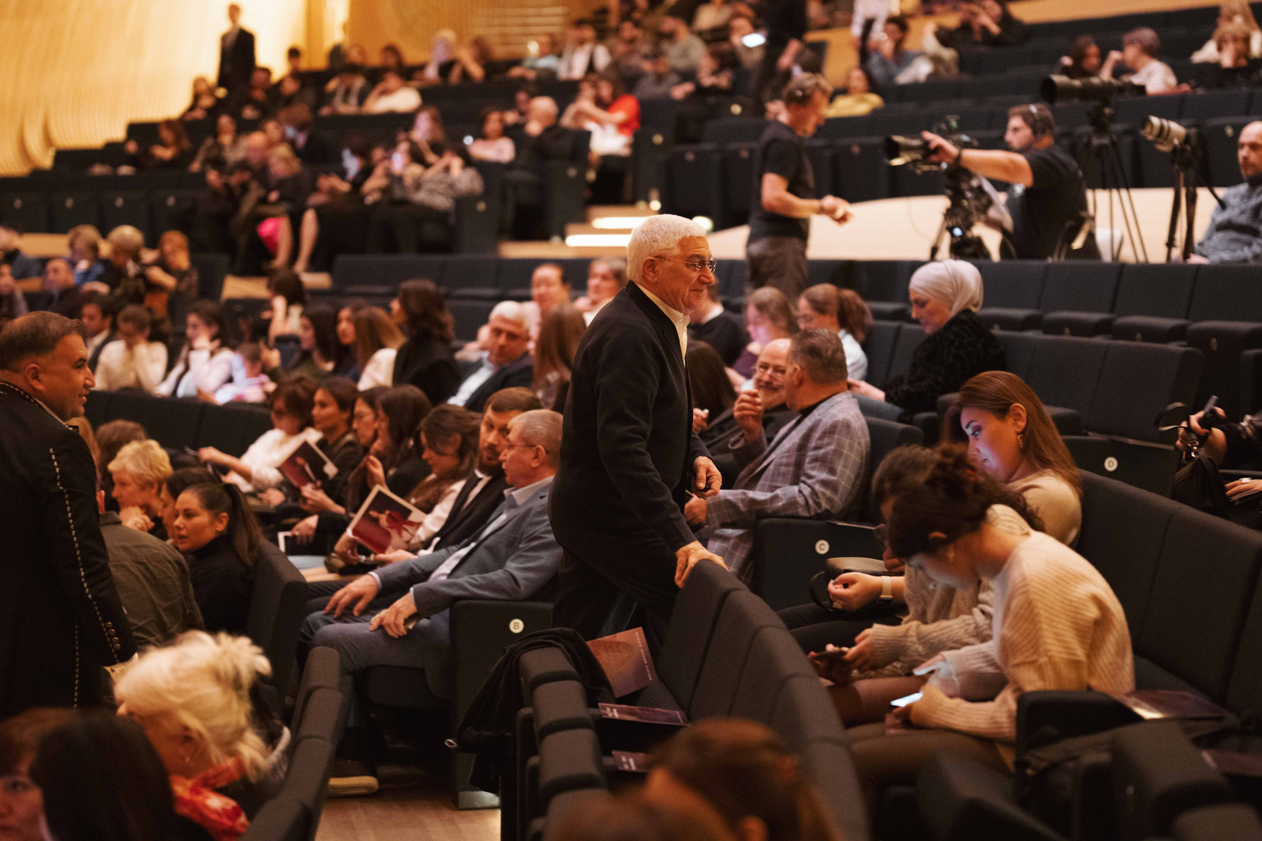 The Tchaikovsky Academic Grand Symphony Orchestra in Baku. Wedding&Event photographer Ismail Rzayev in Baku