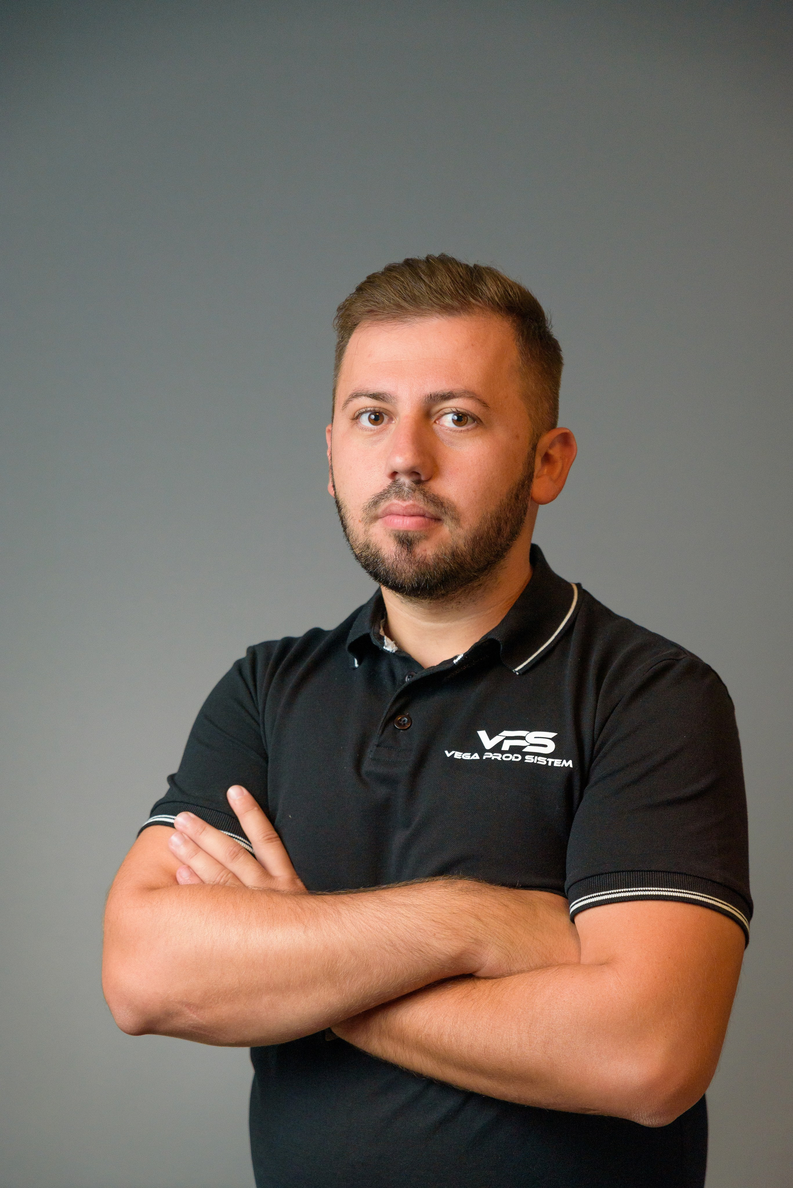 Fotograf corporate, sedinta foto business, pret fotograf corporate, Servicii Profesionale pentru Evenimente de Business, Portrete business, fotografii pentru evenimente organizate de companii, fotografie de produs, Poze business bucuresti, Fotografii profesionale bucuresti, Fotografii portret profesionale, fotograf corporate Bucuresti, Fotografie E-commerce, pret fotograf corporate, fotografie corporate pentru profil web sau reviste, produse comerciale, fotograf hala de productie, evenimentele companiei, fotografii de portret angajati, fotografii echipa, fotografii site, fotografie comerciala.