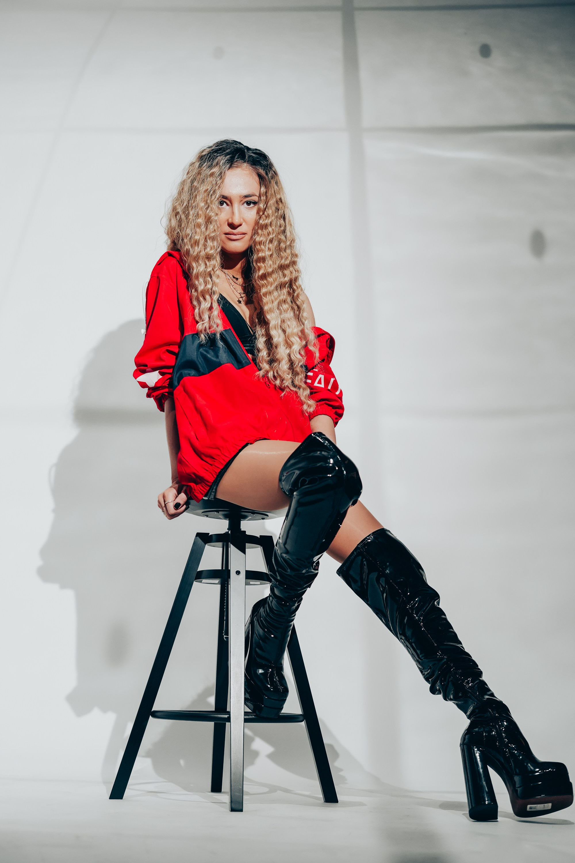 Shooting artist — Magda Stirbat. MARINABUGS