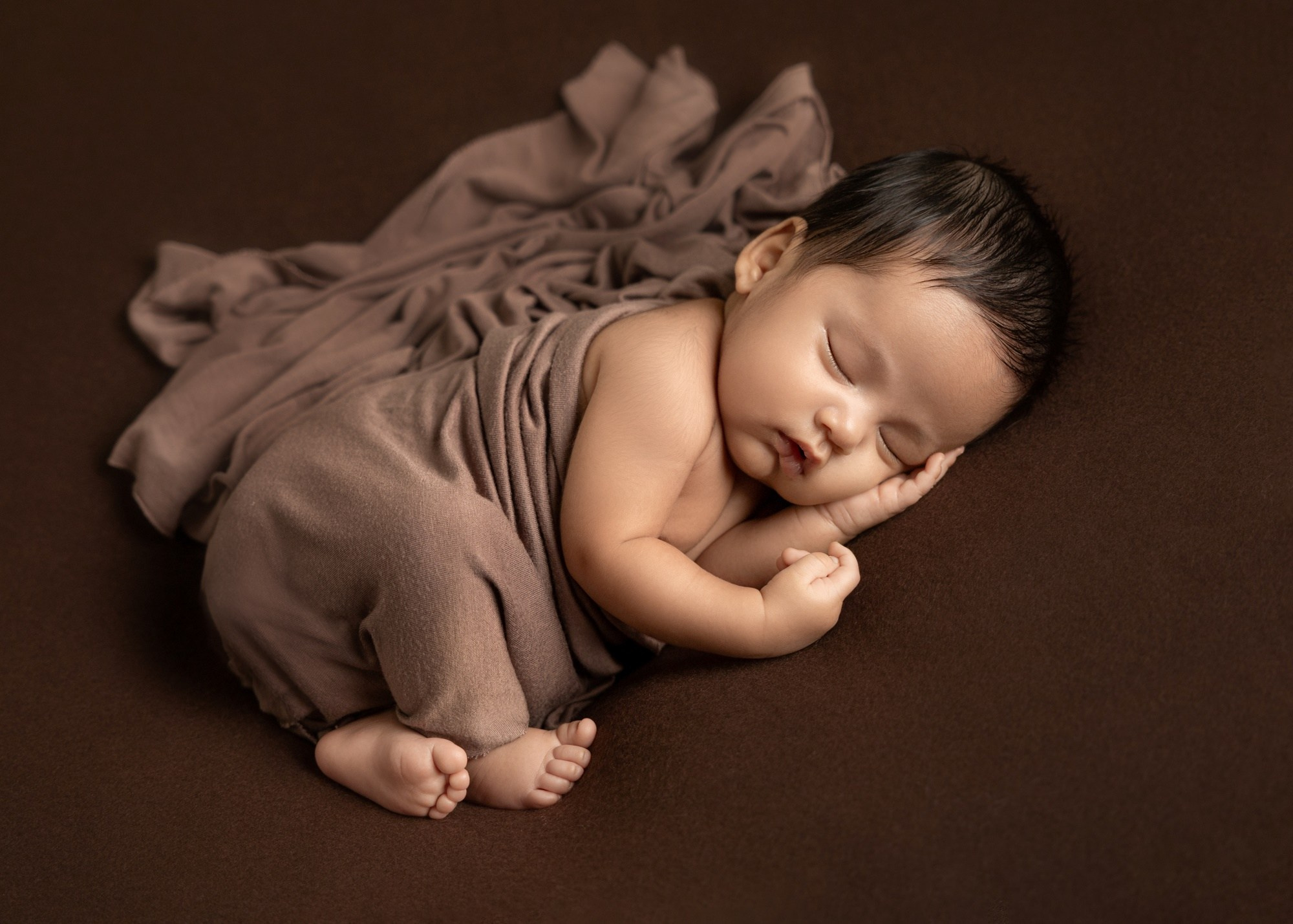 Newborn photos. Newborn photographer in Tampa Bay Area, FL