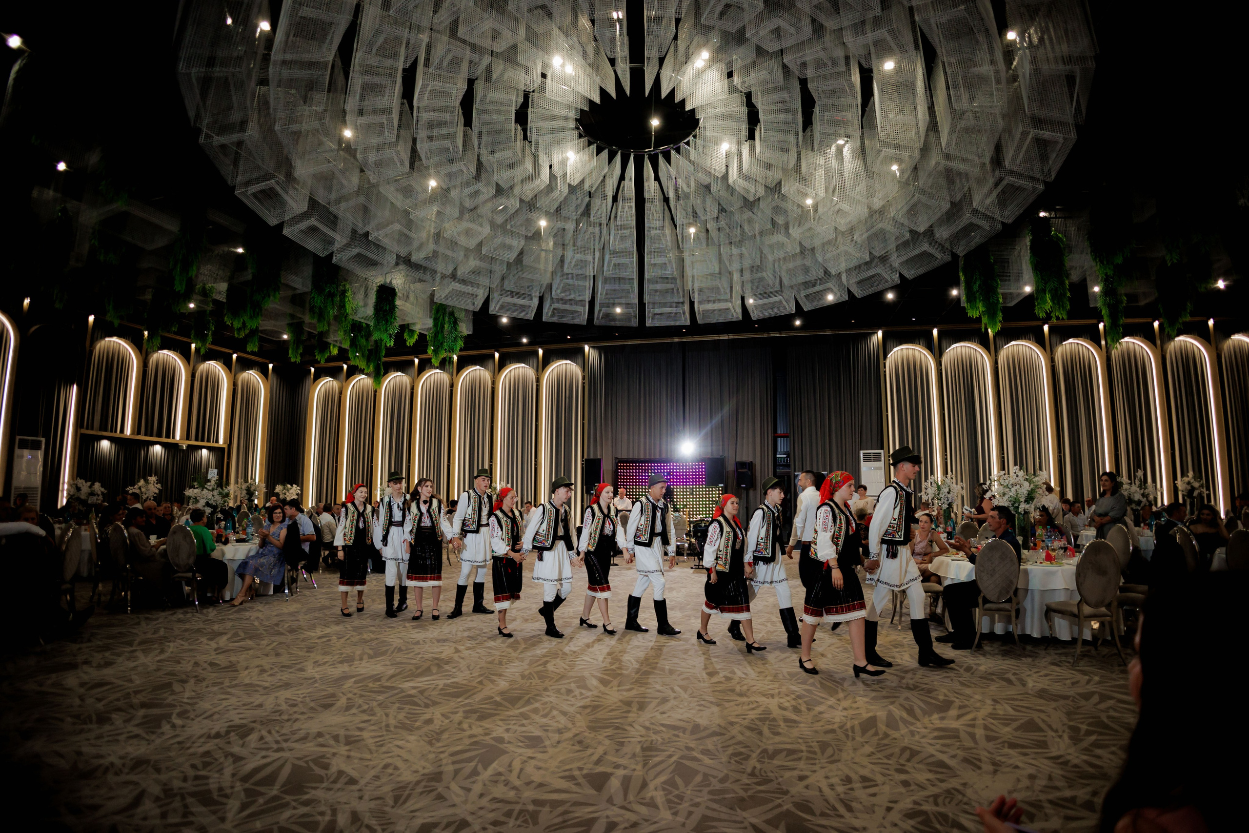 Nunta Nicoleta & Răzvan | Fotografie & Videografie Profesională. Servicii foto-video profesionale, pentru momente de neuitat