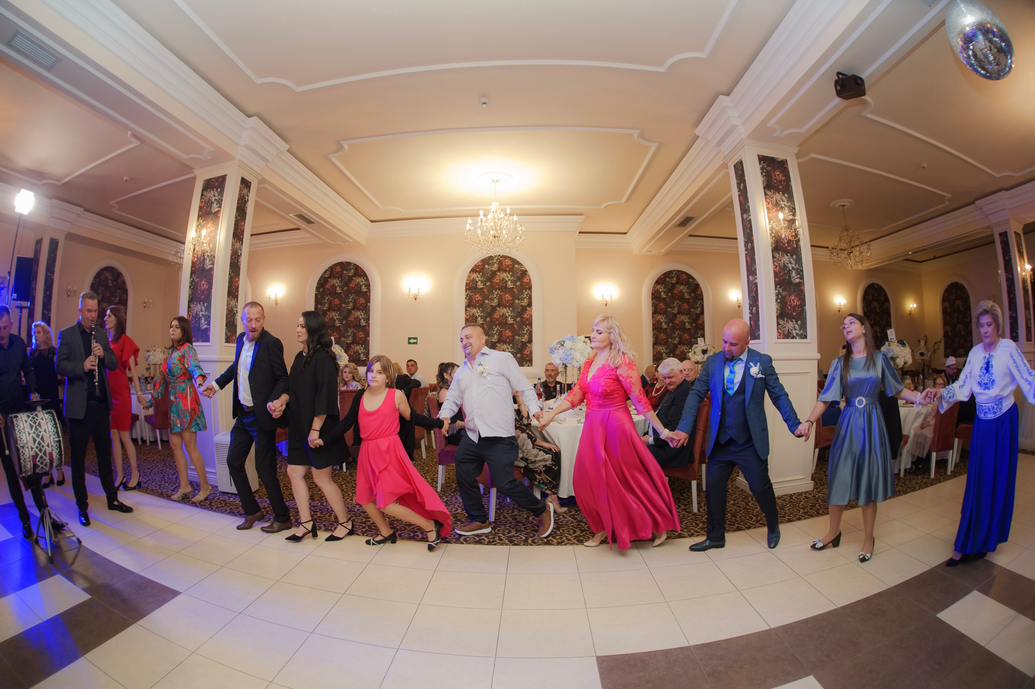 Mihai & Oana. Servicii foto-video profesionale, pentru momente de neuitat