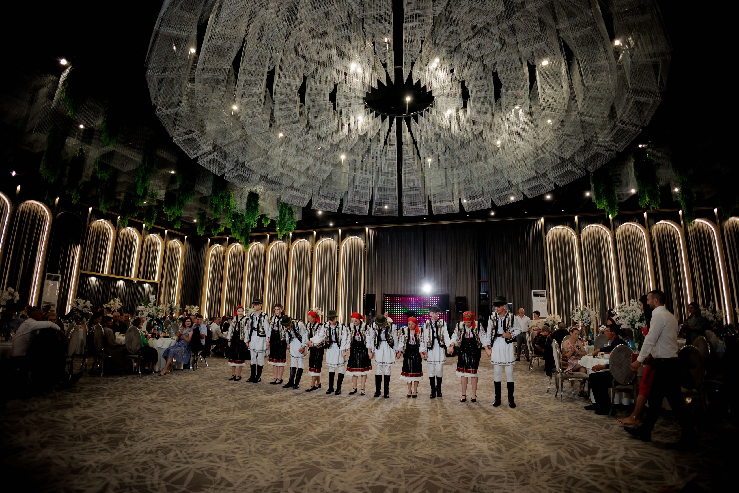 Nunta Nicoleta & Răzvan | Fotografie & Videografie Profesională. Servicii foto-video profesionale, pentru momente de neuitat