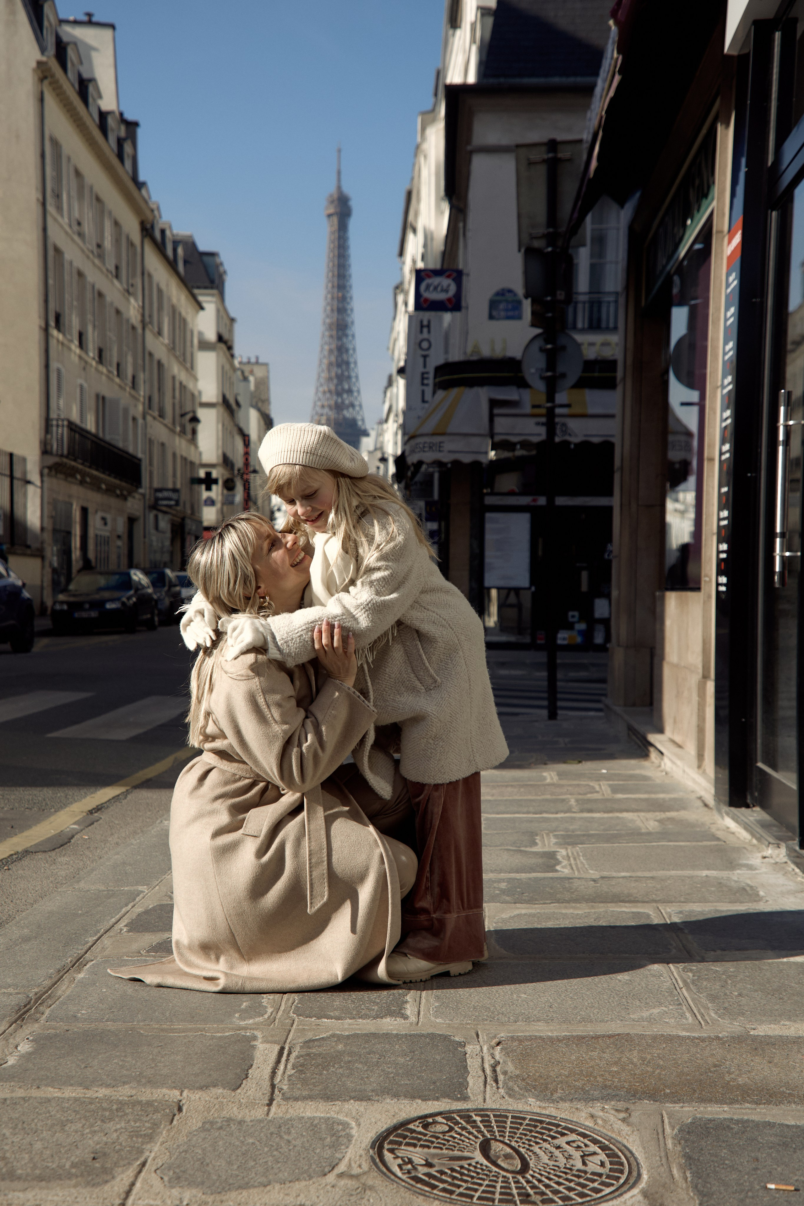 Pont Alexandre III & Eiffel Tower. Fotógrafa en París