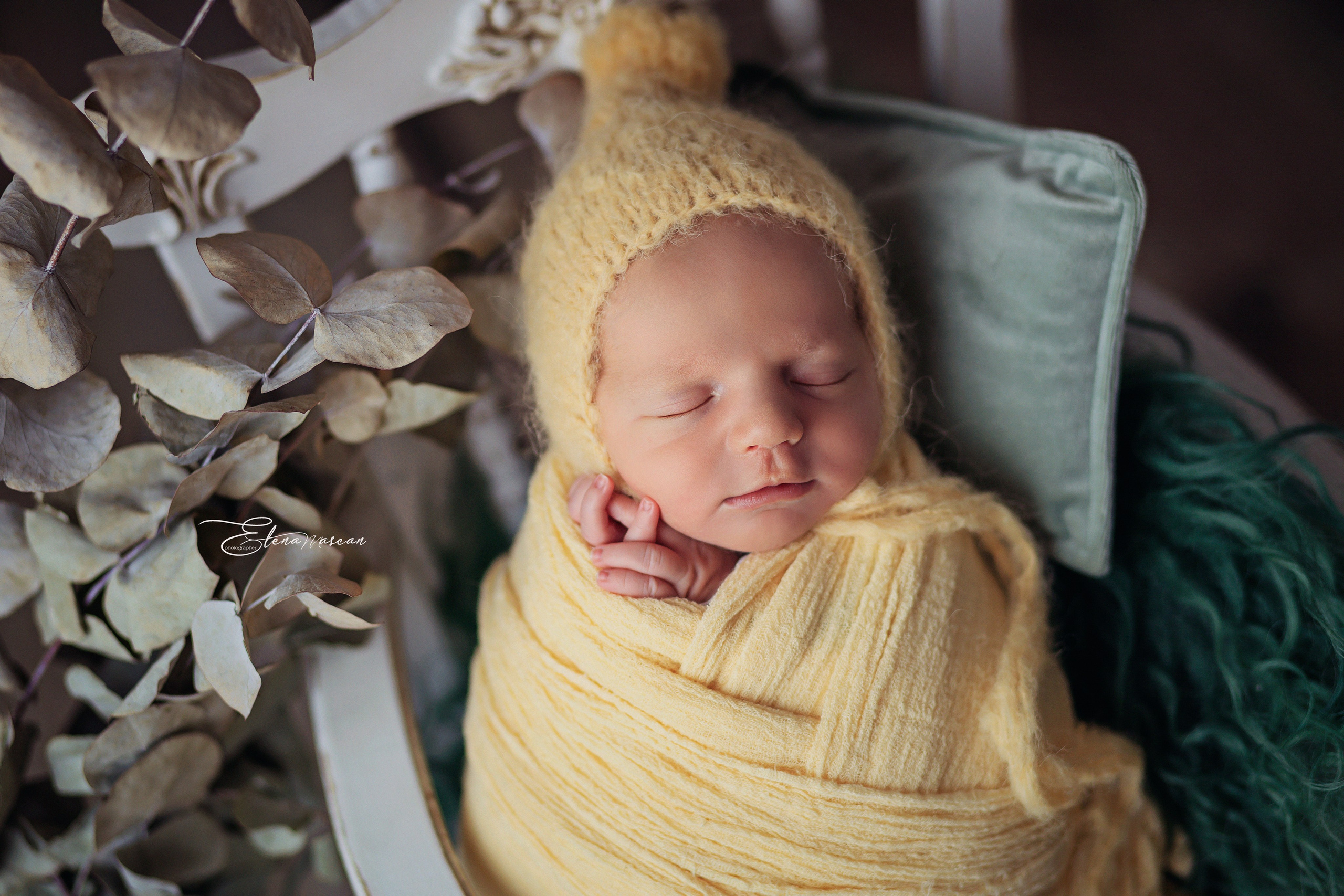 Şedinţe Newborn - Primele amintiri cu bebeluşul tău. Elena Mascan – Fotograf newborn, maternitate, portret, smash the cake & branding personal | La Femme Studio Photograpy|Constanţa