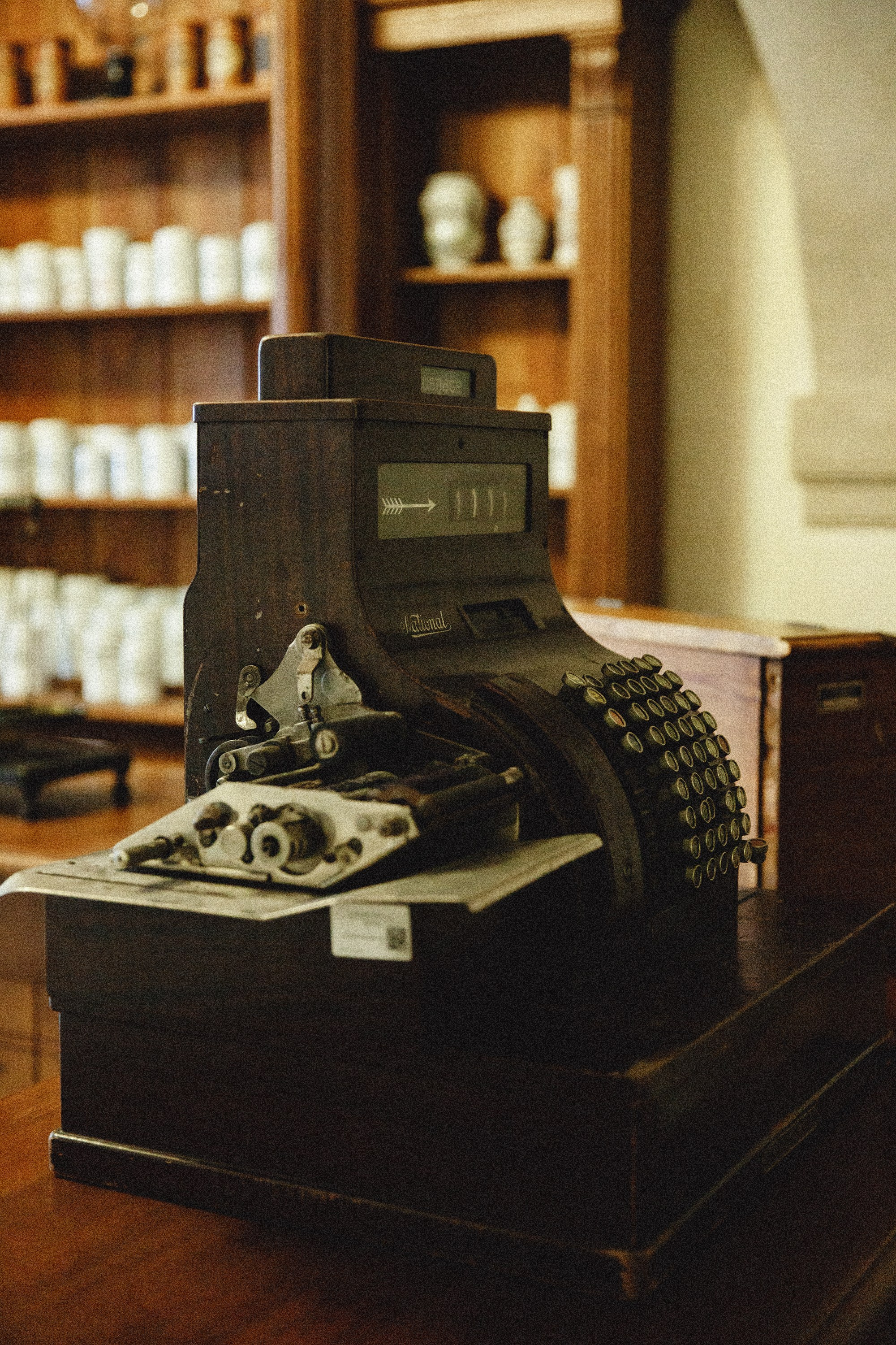 Museum of farmacy in Wroclaw. Kaja | fotograf we Wrocławiu | ludzie i psy
