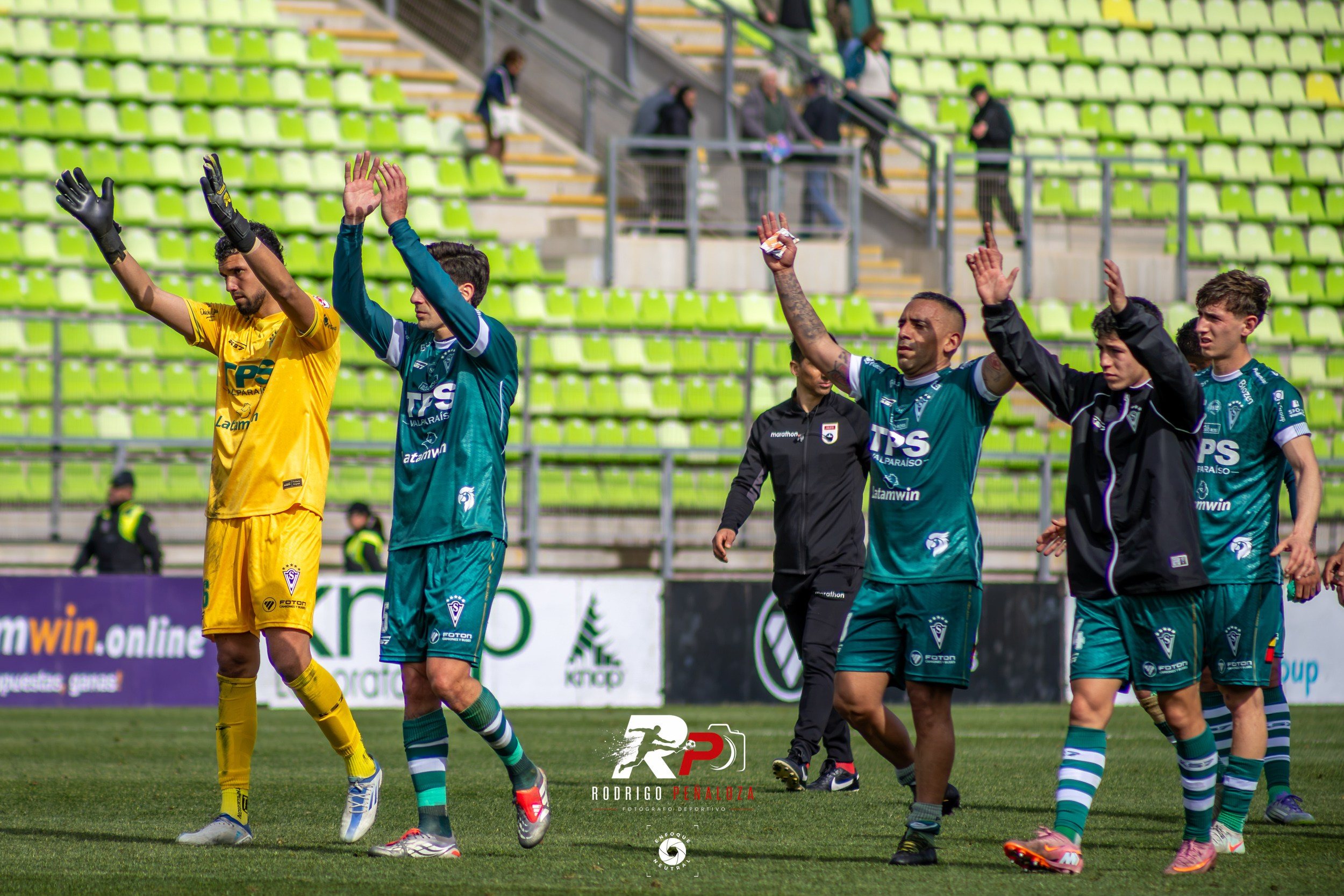 FUTBOL PROFESIONAL S. WANDERERS VS D. PUERTO MONTT FECHA 21. Fotógrafo Deportivo Rodrigo Peñaloza Otarola