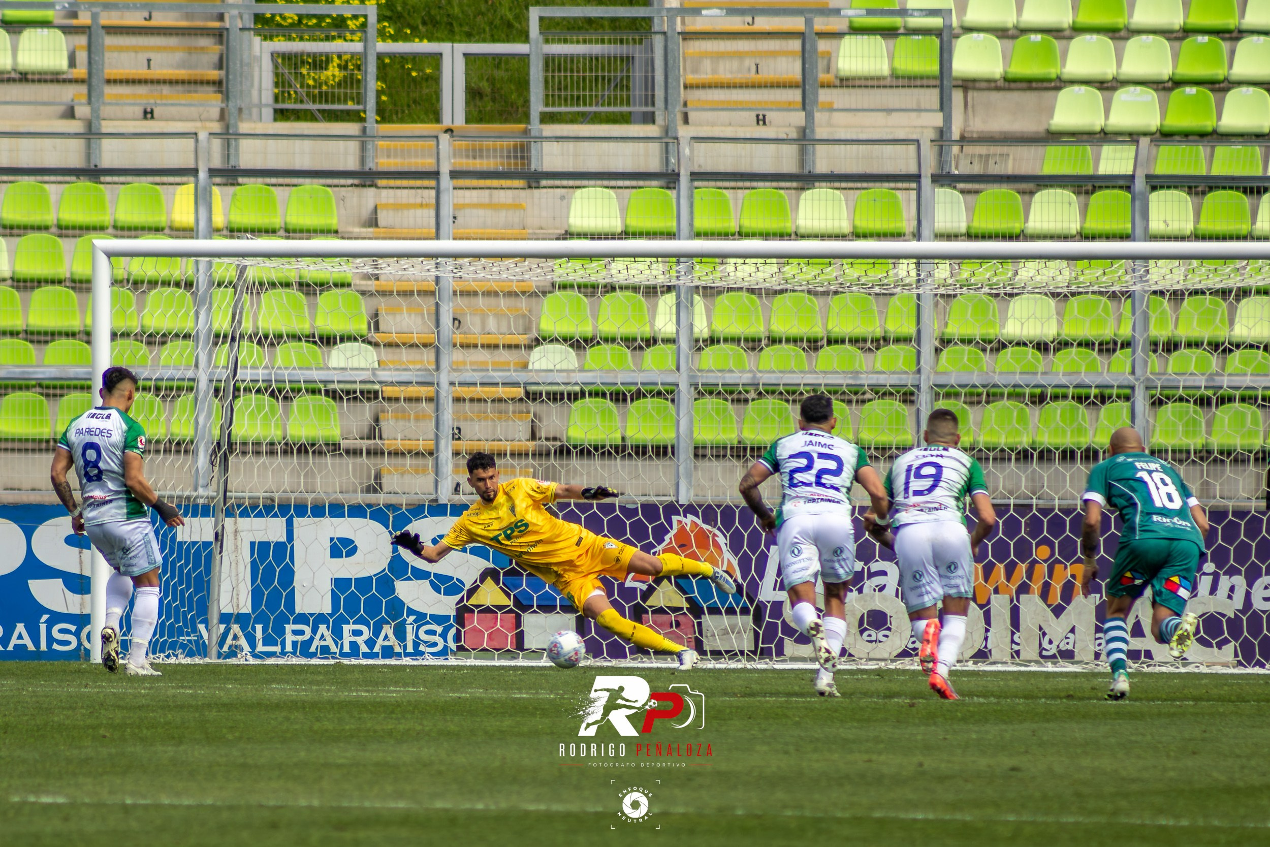 FUTBOL PROFESIONAL S. WANDERERS VS D. PUERTO MONTT FECHA 21. Fotógrafo Deportivo Rodrigo Peñaloza Otarola