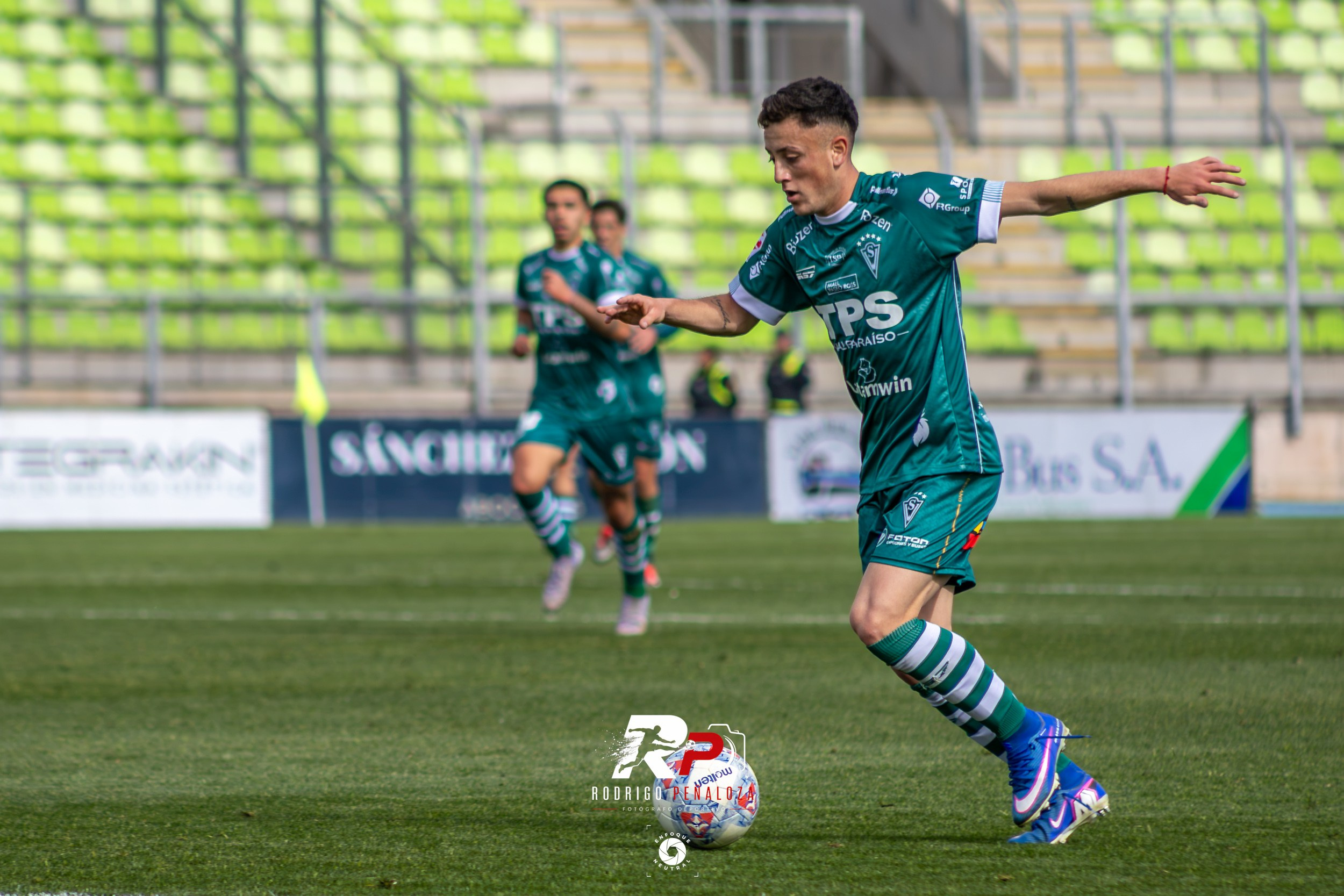 FUTBOL PROFESIONAL S. WANDERERS VS D. PUERTO MONTT FECHA 21. Fotógrafo Deportivo Rodrigo Peñaloza Otarola
