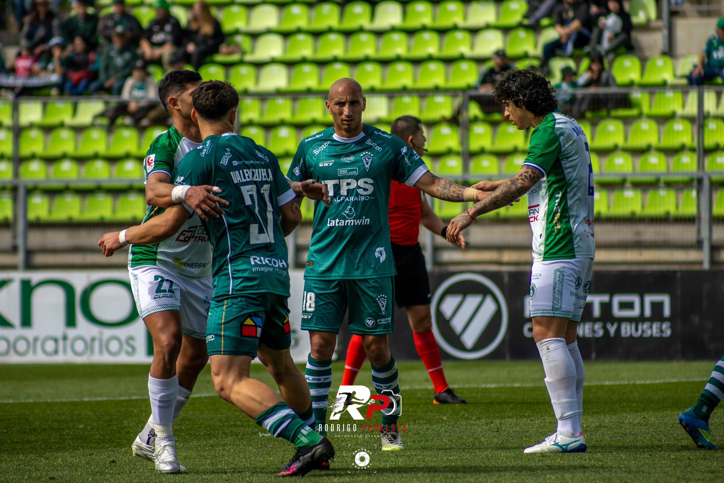 FUTBOL PROFESIONAL S. WANDERERS VS D. PUERTO MONTT FECHA 21. Fotógrafo Deportivo Rodrigo Peñaloza Otarola