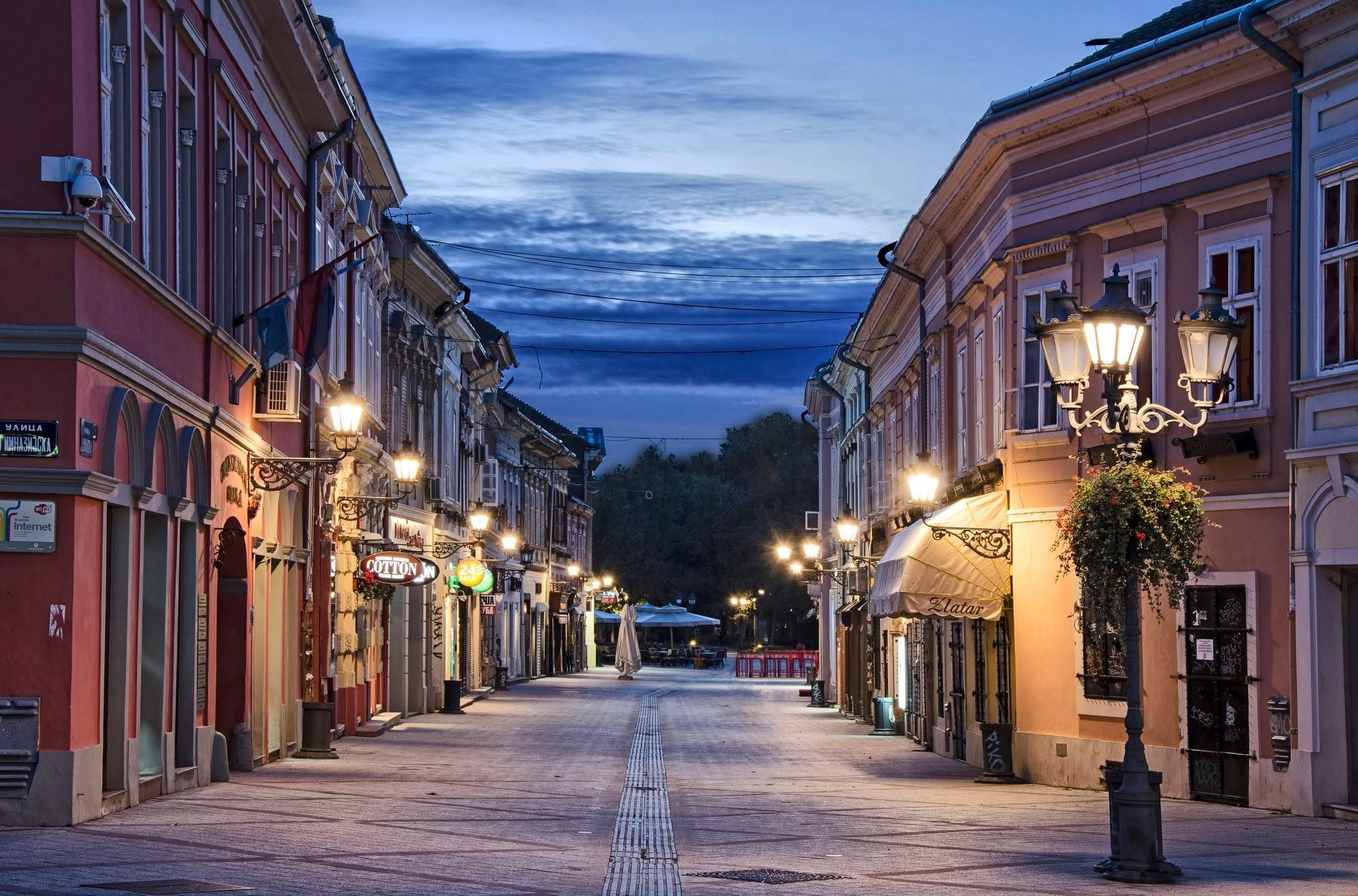 Novi Sad, tri prazna mesta pa svi ostali gradovi.❤️. Aleksandar Milutinović fotograf iz Srbije, Novog Sada