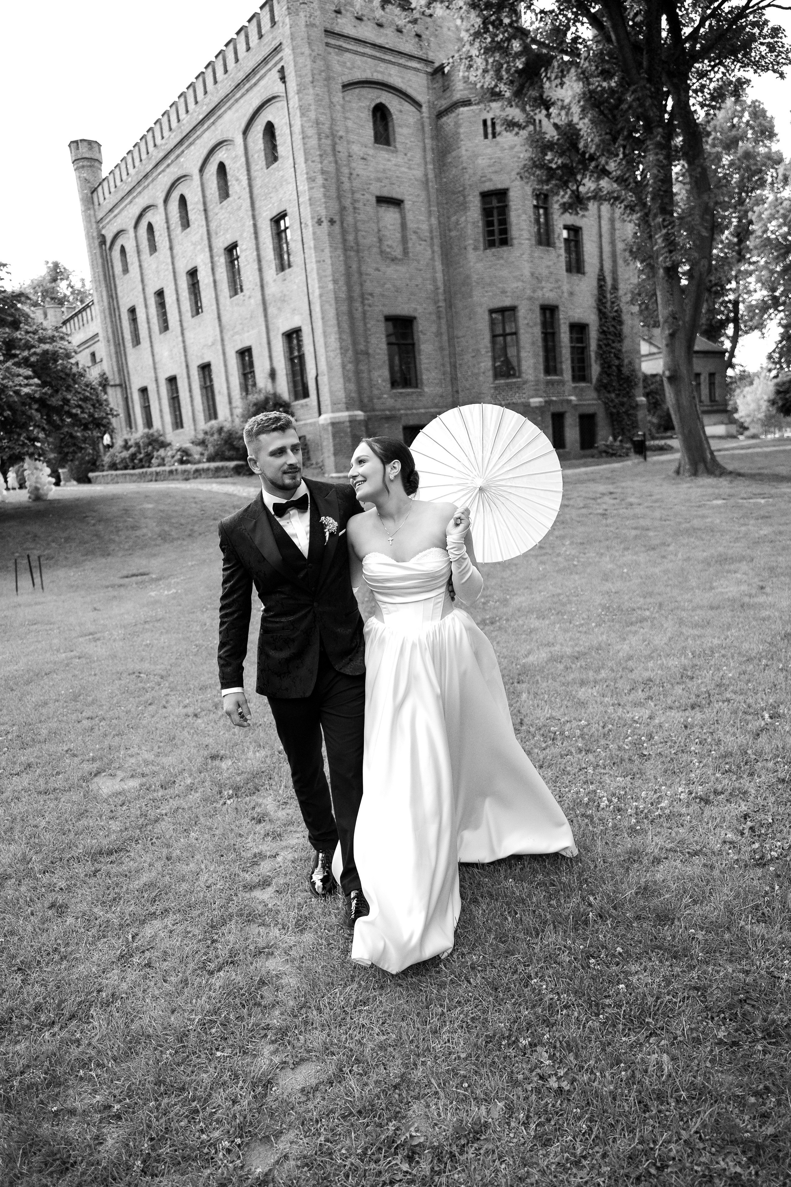 E&N: Zamek w Rzucewie. SL Wedding Photo — Editorial, Elegant & Timeless Wedding Photography in Poland and Across Europe