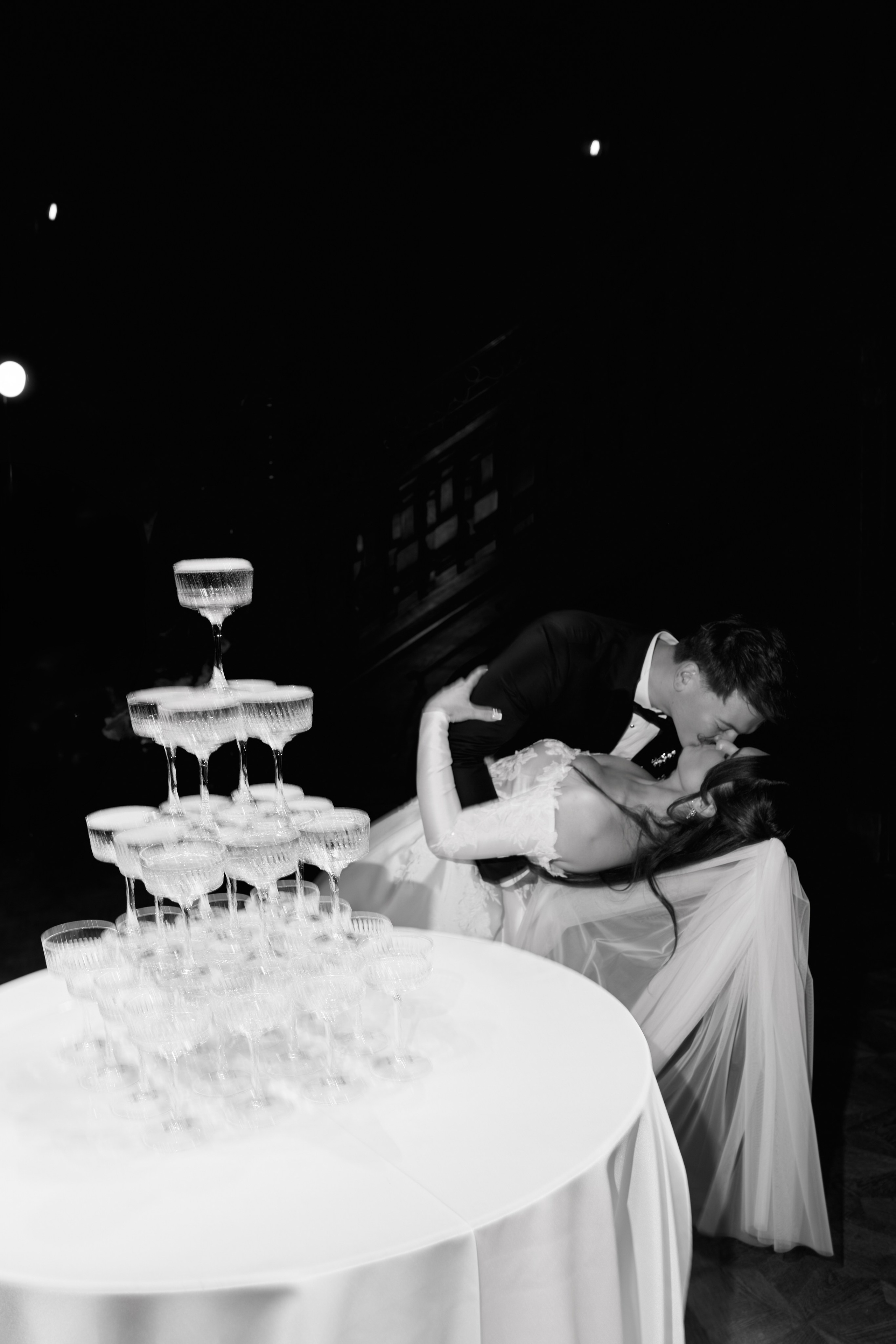 Wiktoria & Kacper. Pałac Goetz. Fotograf ślubny i rodzinny w Krakowie Yana Klymova