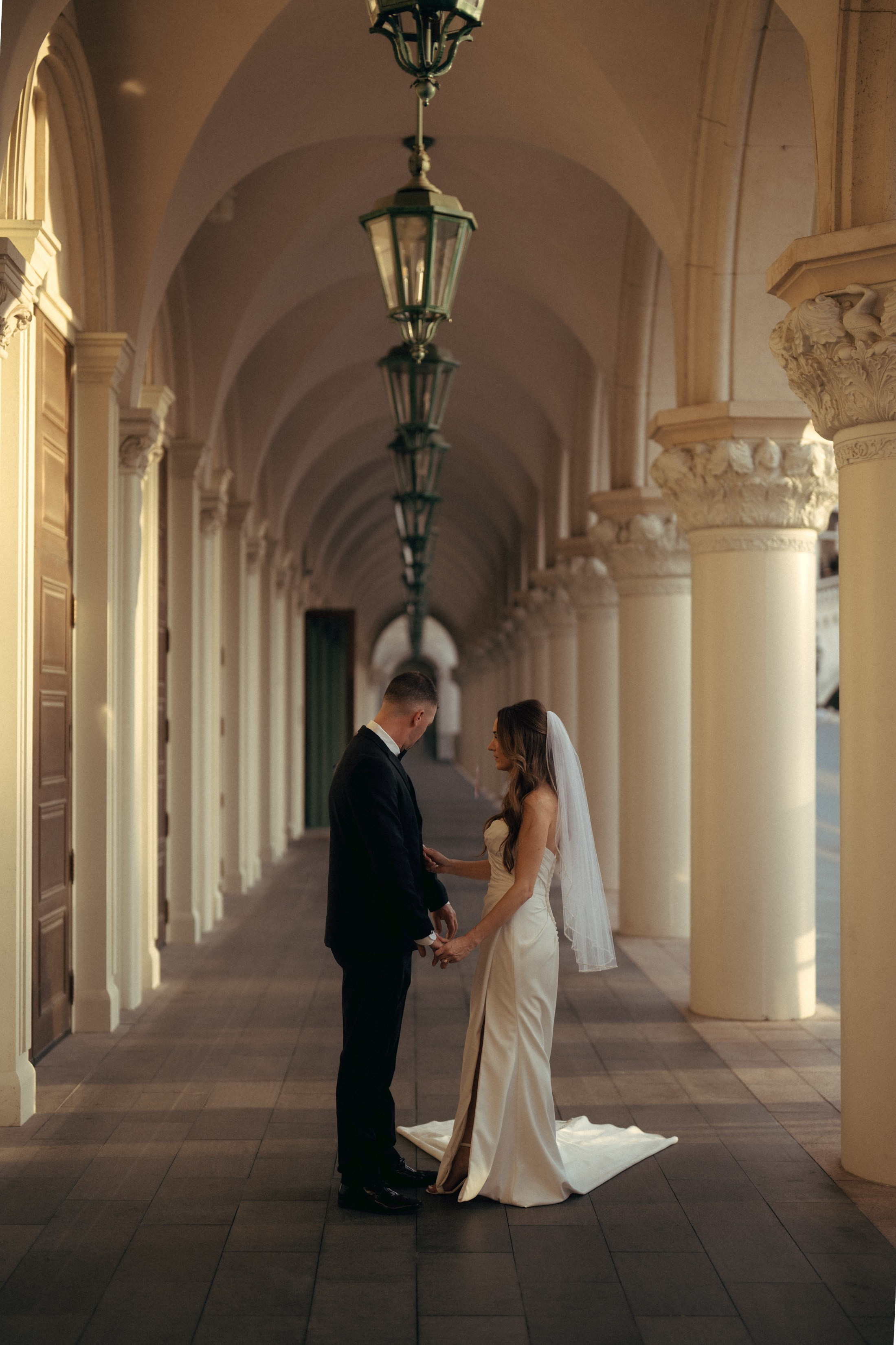 L&C. Wedding & elopement photographer Viktoriya Kravtsov. Las Vegas