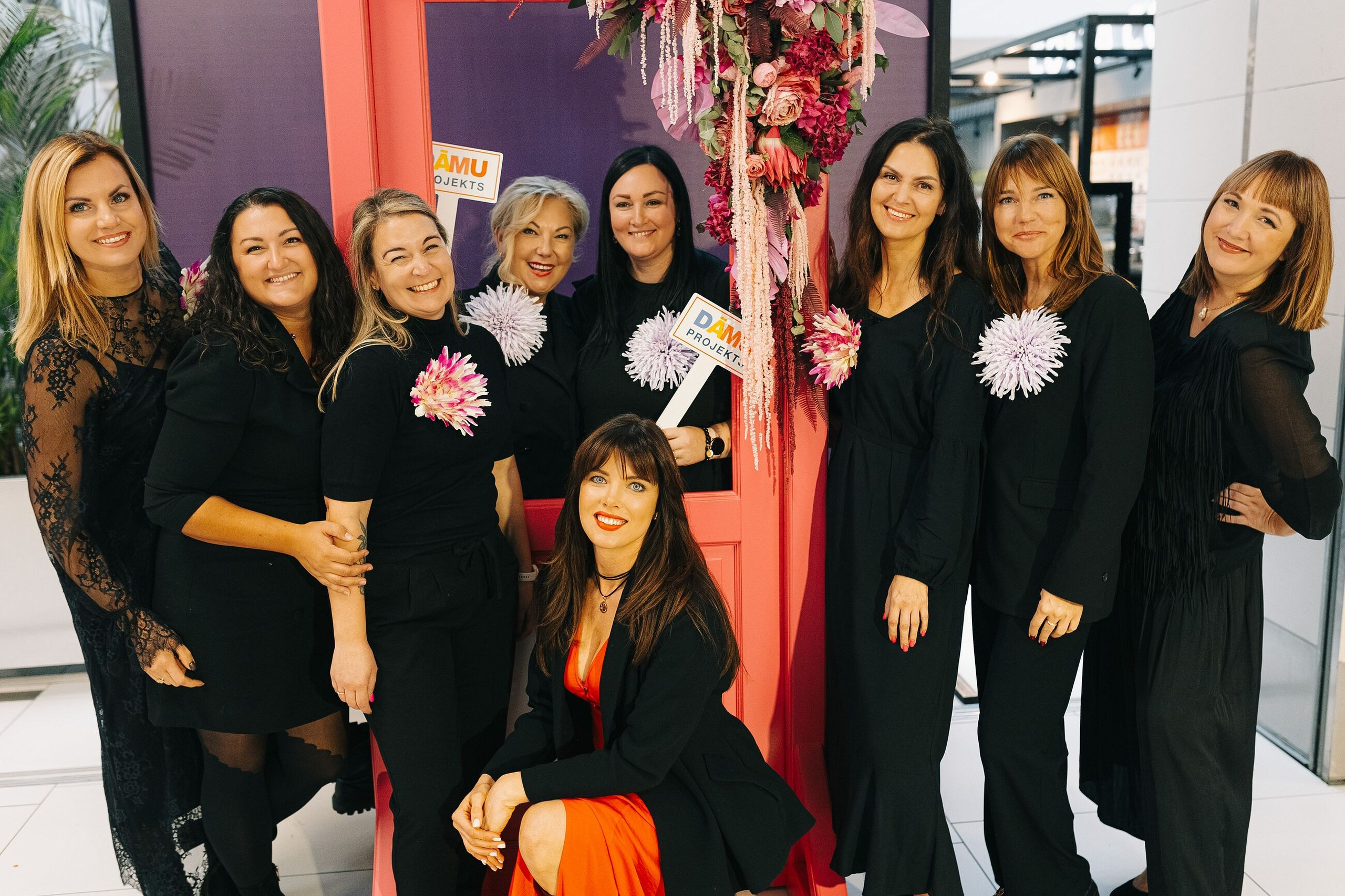 KOMERC PORTRETU FOTOSESIJA UZŅĒMUMA VIDĒ