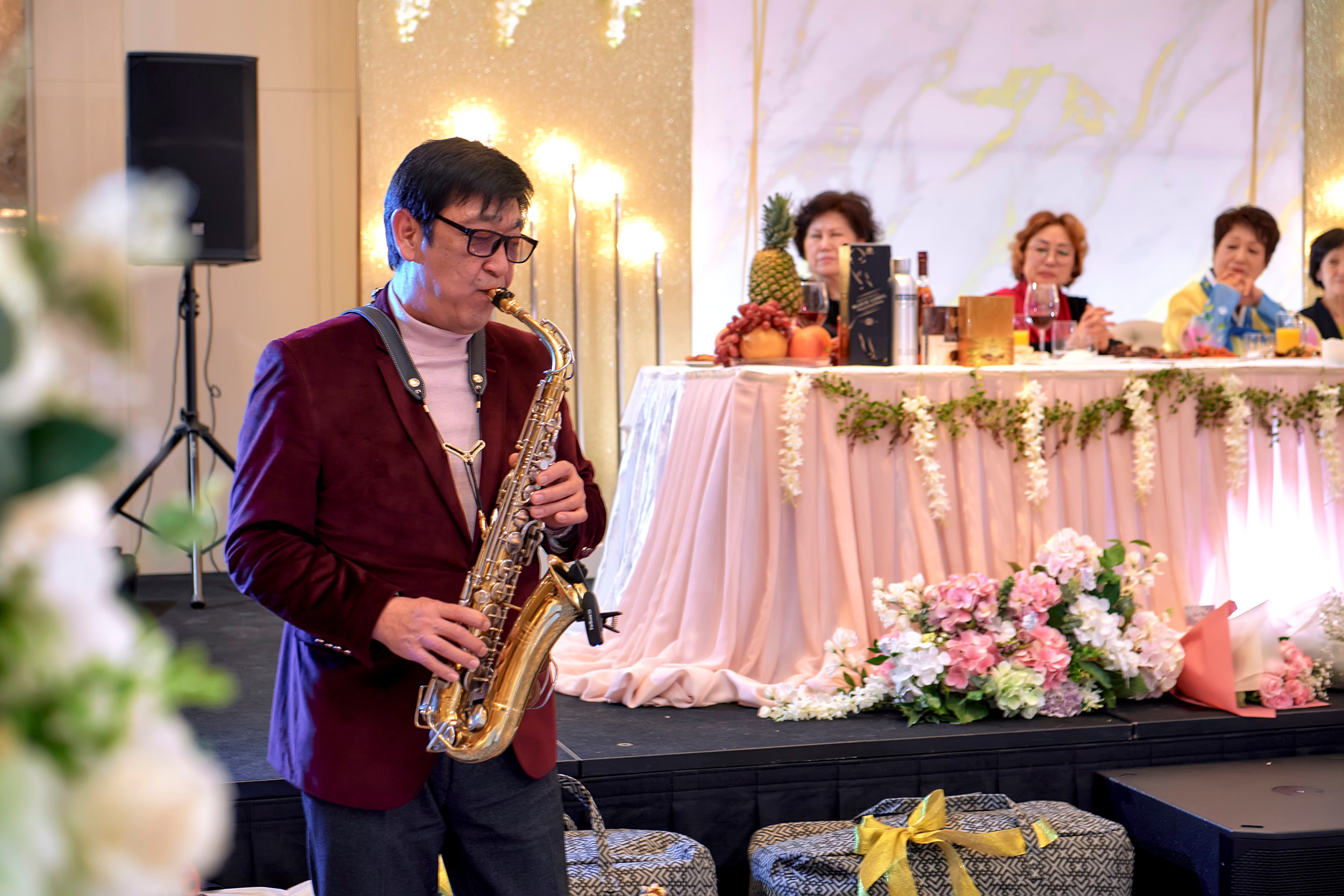 Юбилейный вечер Эллы Андреевны. Фотограф в Южной Корее