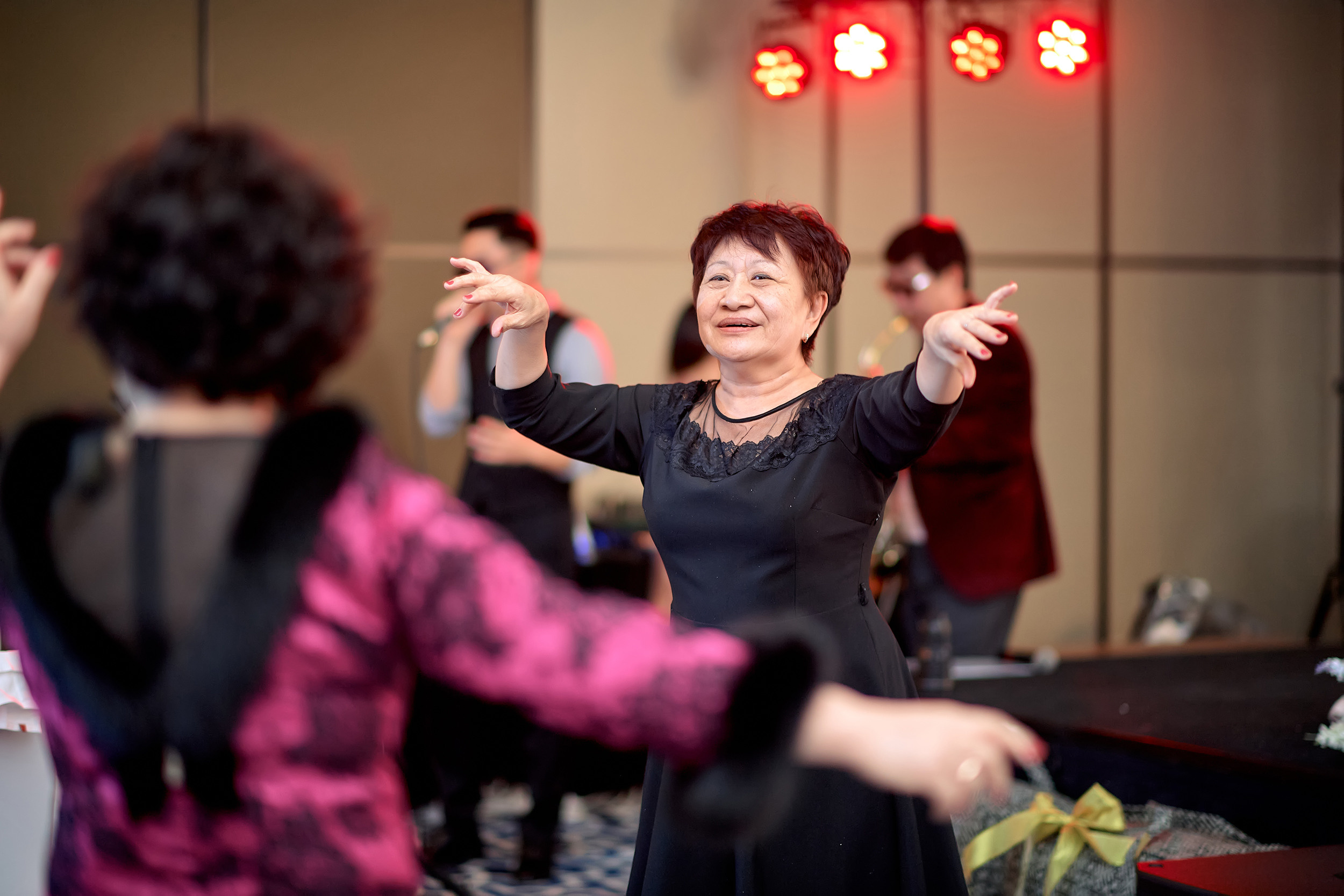 Юбилейный вечер Эллы Андреевны. Фотограф в Южной Корее