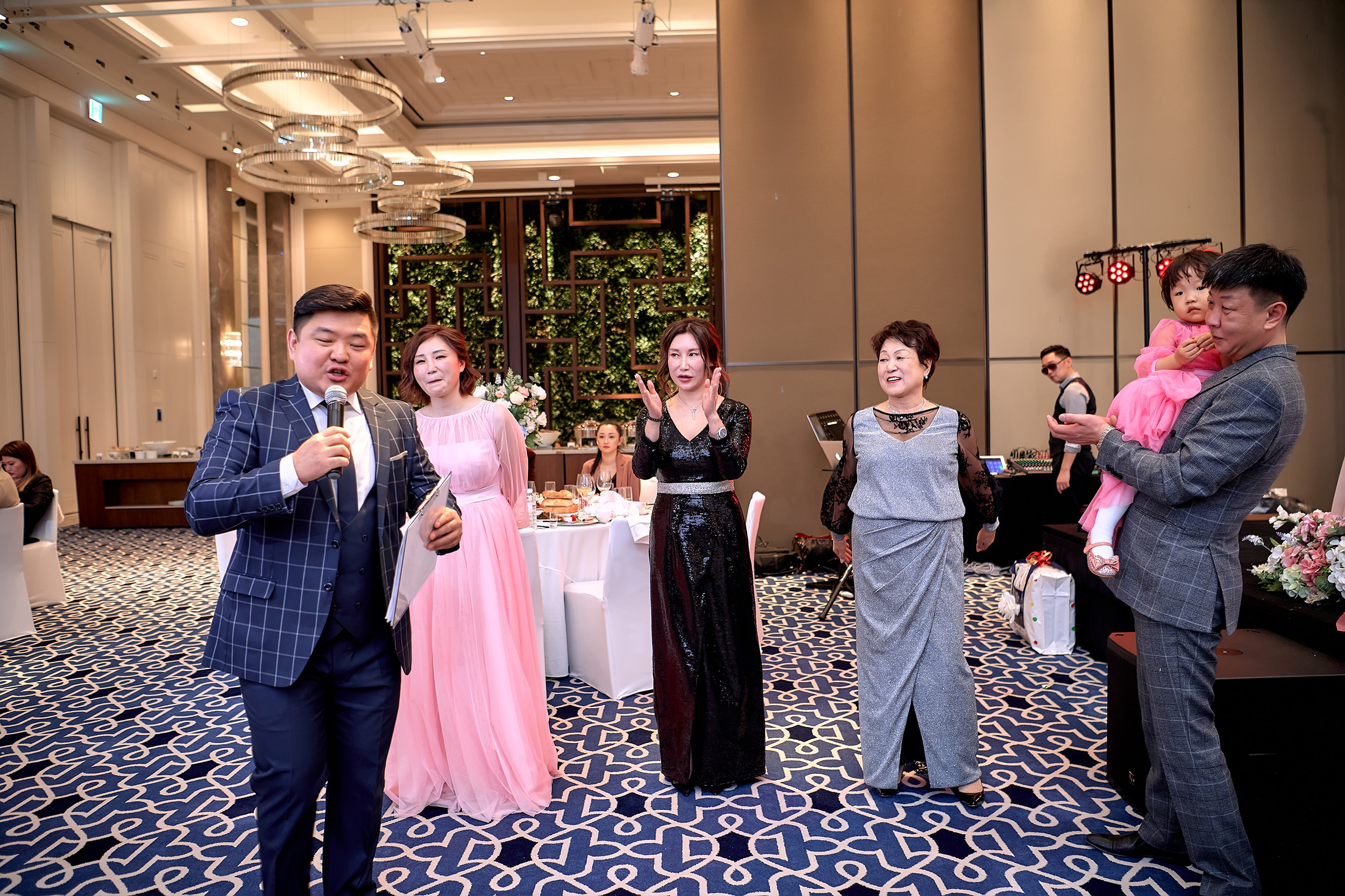 Юбилейный вечер Эллы Андреевны. Фотограф в Южной Корее