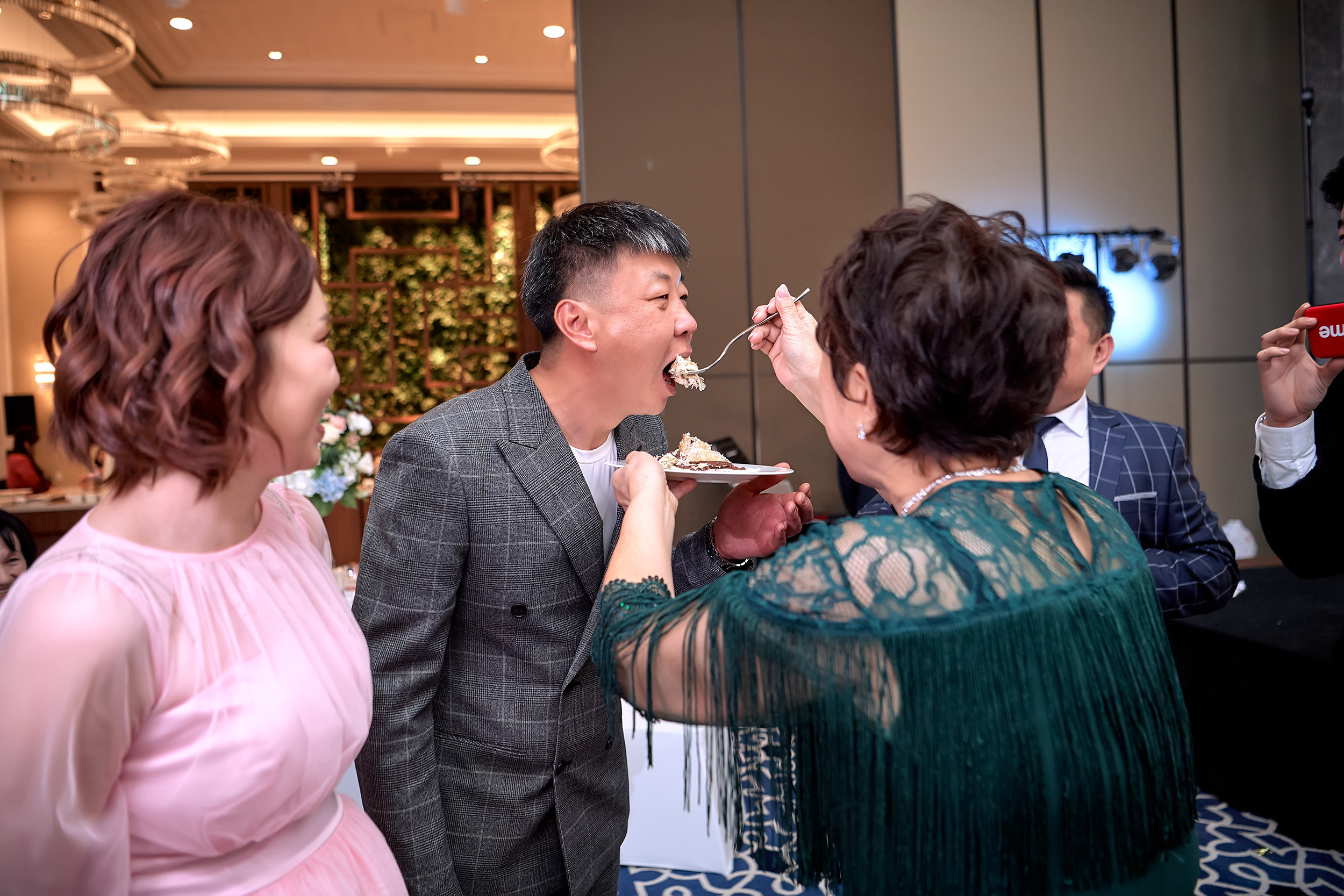 Юбилейный вечер Эллы Андреевны. Фотограф в Южной Корее