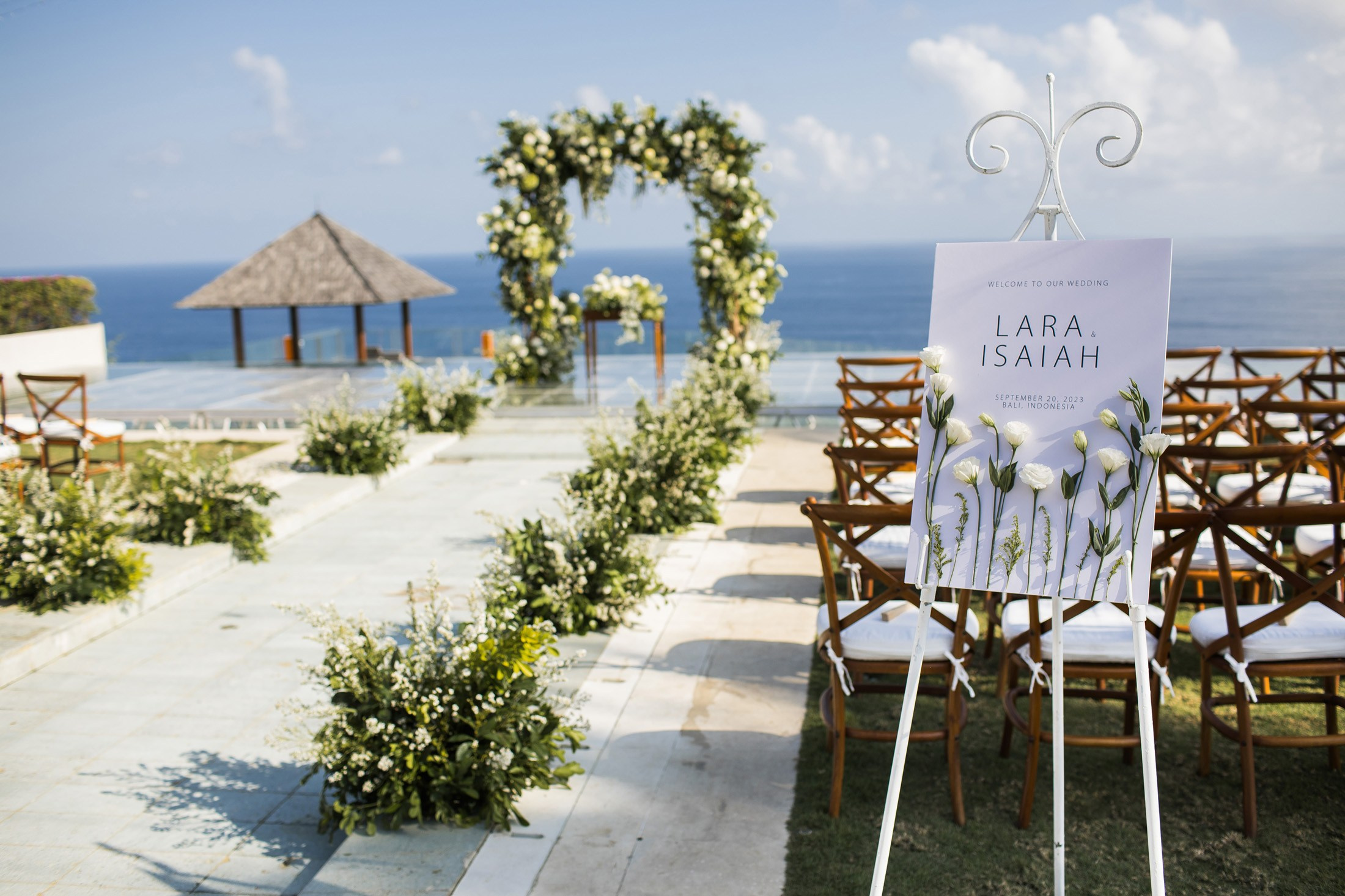 Big funny wedding with guests in paradise Bali island. Get.it.feel — Aesthetic Photography and Videography
