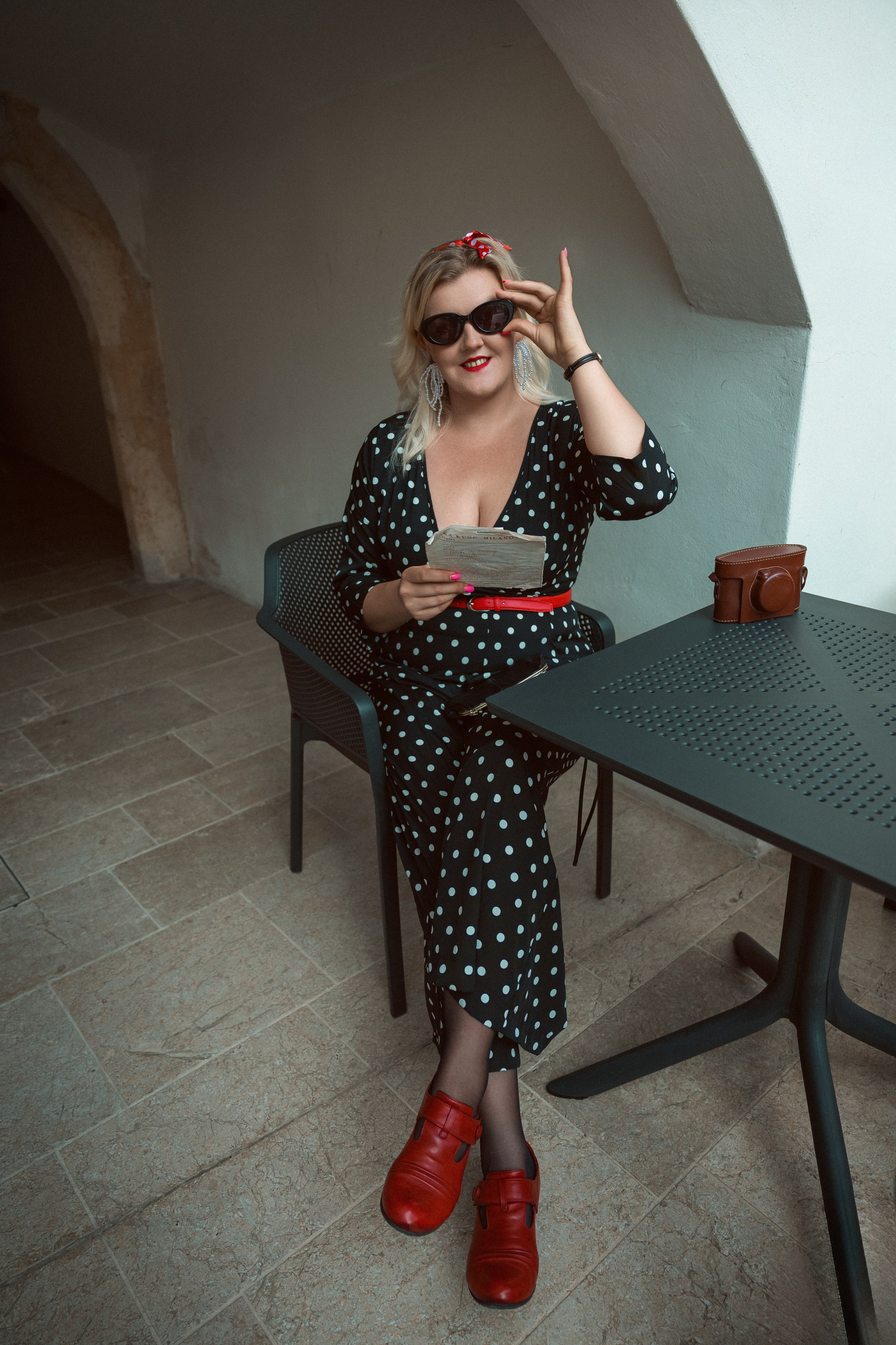 Filmski kadri v retro stilu. 🎬🖤. Fotograf Zoja | Fotografiranje krsta, poroke in družine v Sloveniji