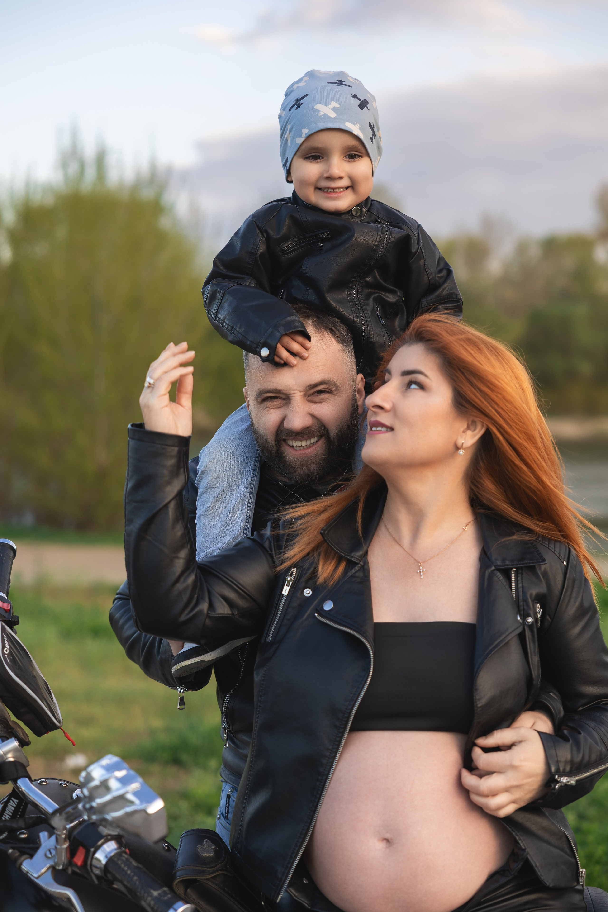 Nosečnost v stilu rock 'n' rolla / Беременность в стиле рок-н-ролл. Fotograf Zoja | Fotografiranje krsta, poroke in družine v Sloveniji