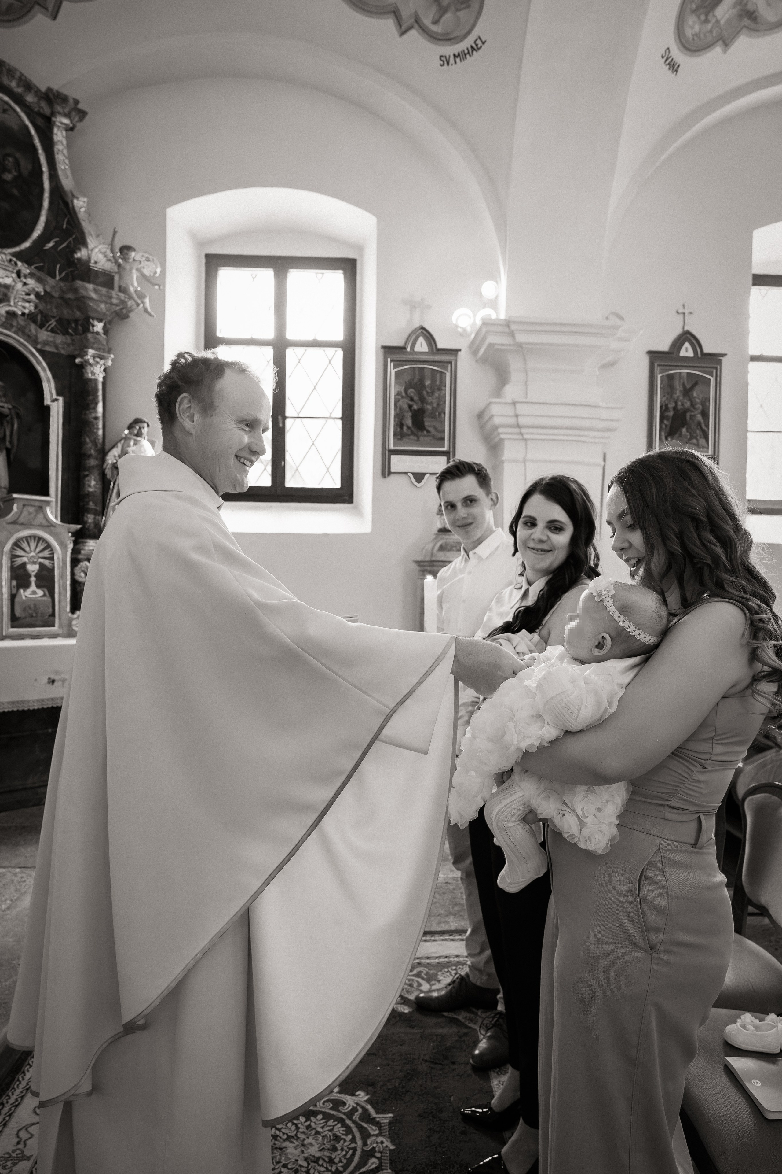 Sveti krst male Mije/Святое крещение малышки Мии. Fotograf Zoja | Fotografiranje krsta, poroke in družine v Sloveniji