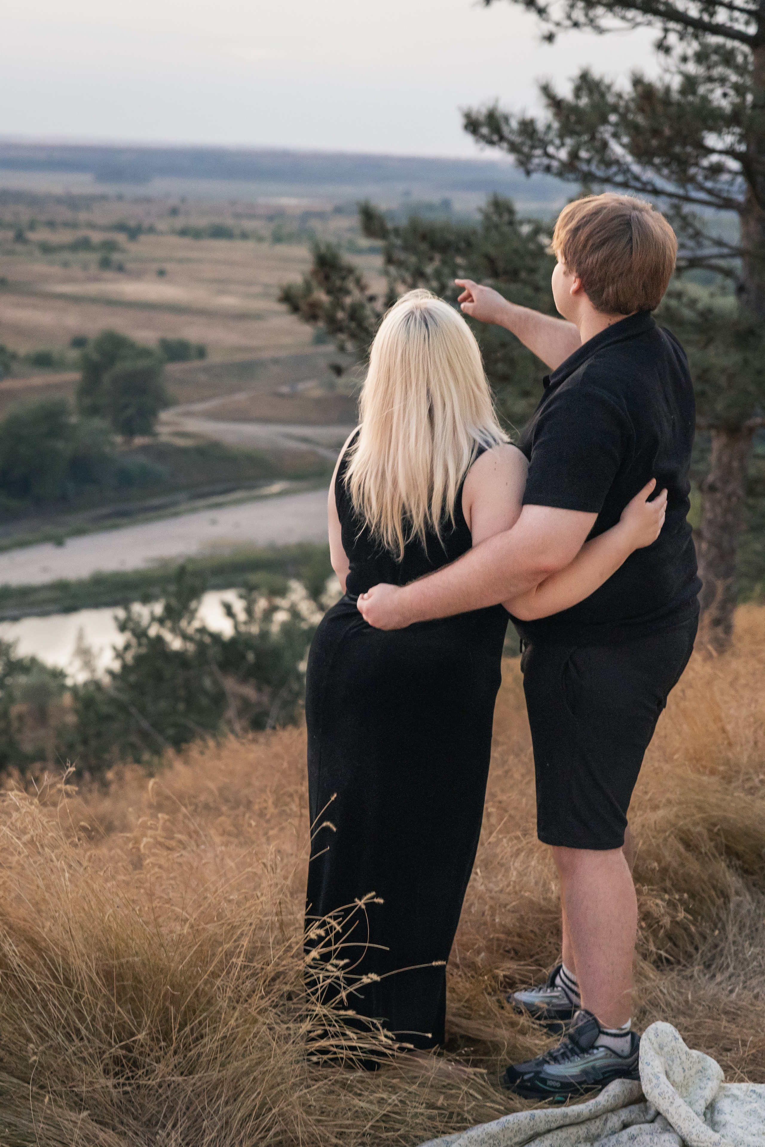 Piknik z harmoniko / Пикник с аккордеоном. Fotograf Zoja | Fotografiranje krsta, poroke in družine v Sloveniji