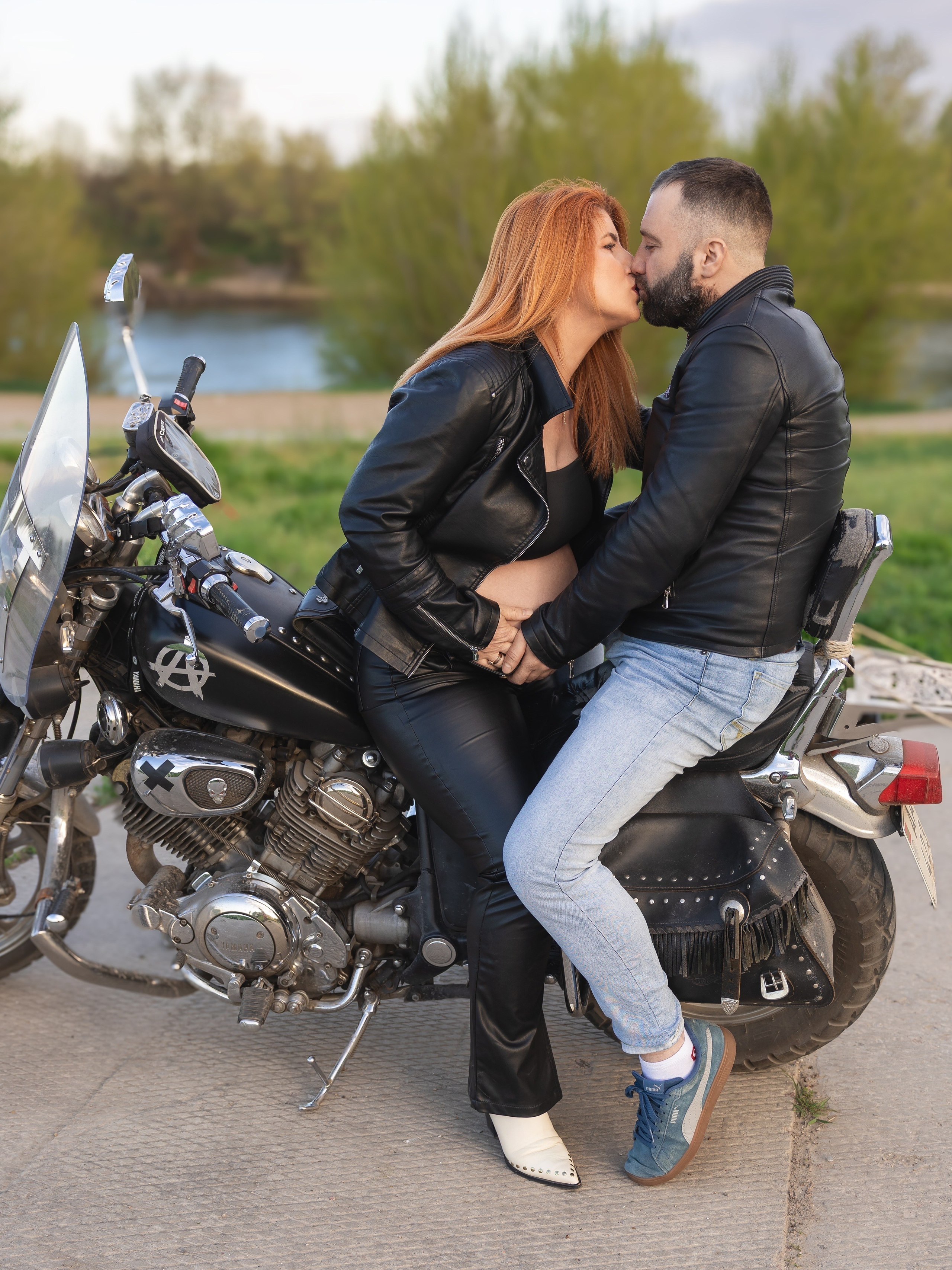 Nosečnost v stilu rock 'n' rolla / Беременность в стиле рок-н-ролл. Fotograf Zoja | Fotografiranje krsta, poroke in družine v Sloveniji