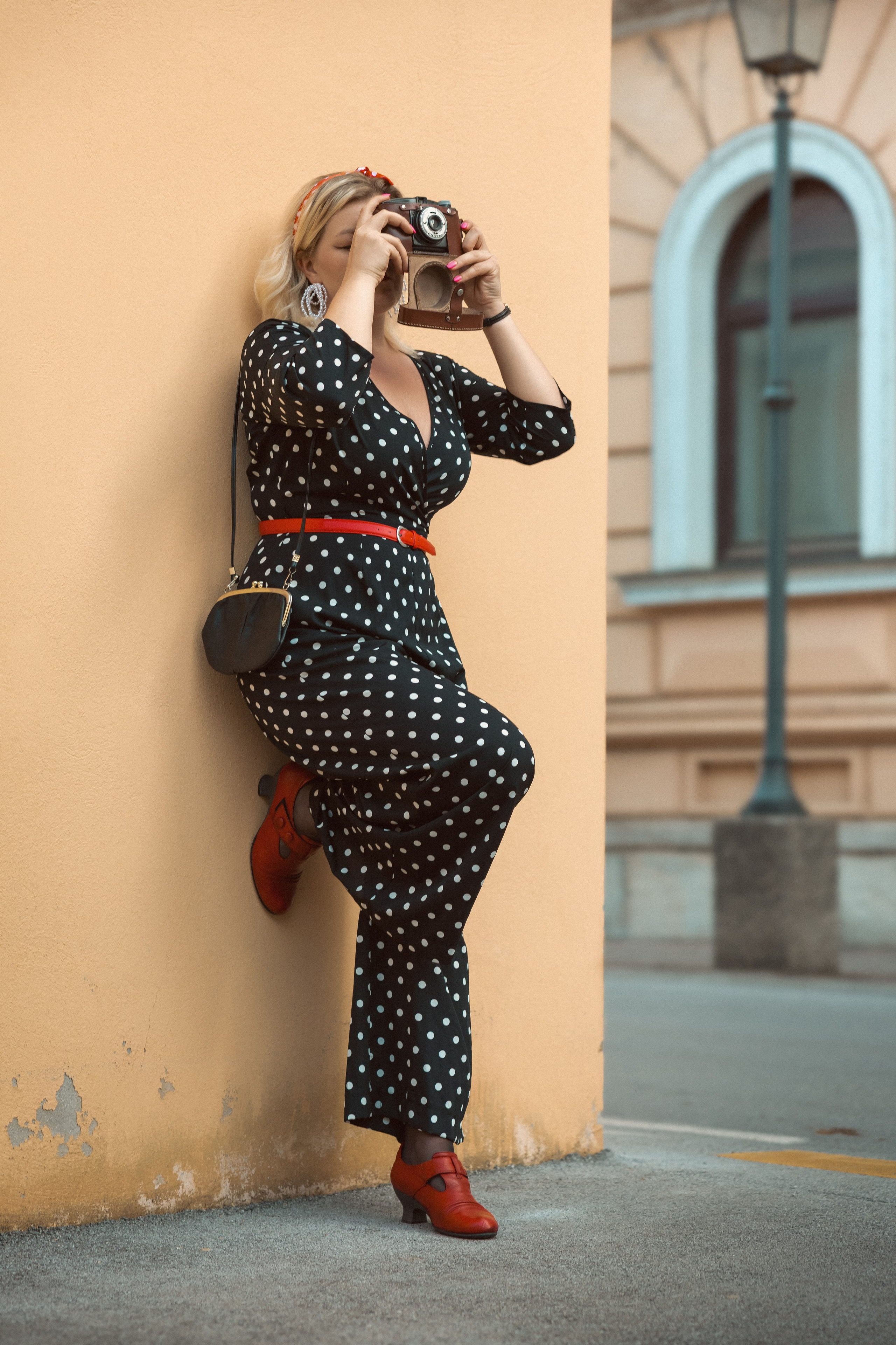 Filmski kadri v retro stilu. 🎬🖤. Fotograf Zoja | Fotografiranje krsta, poroke in družine v Sloveniji