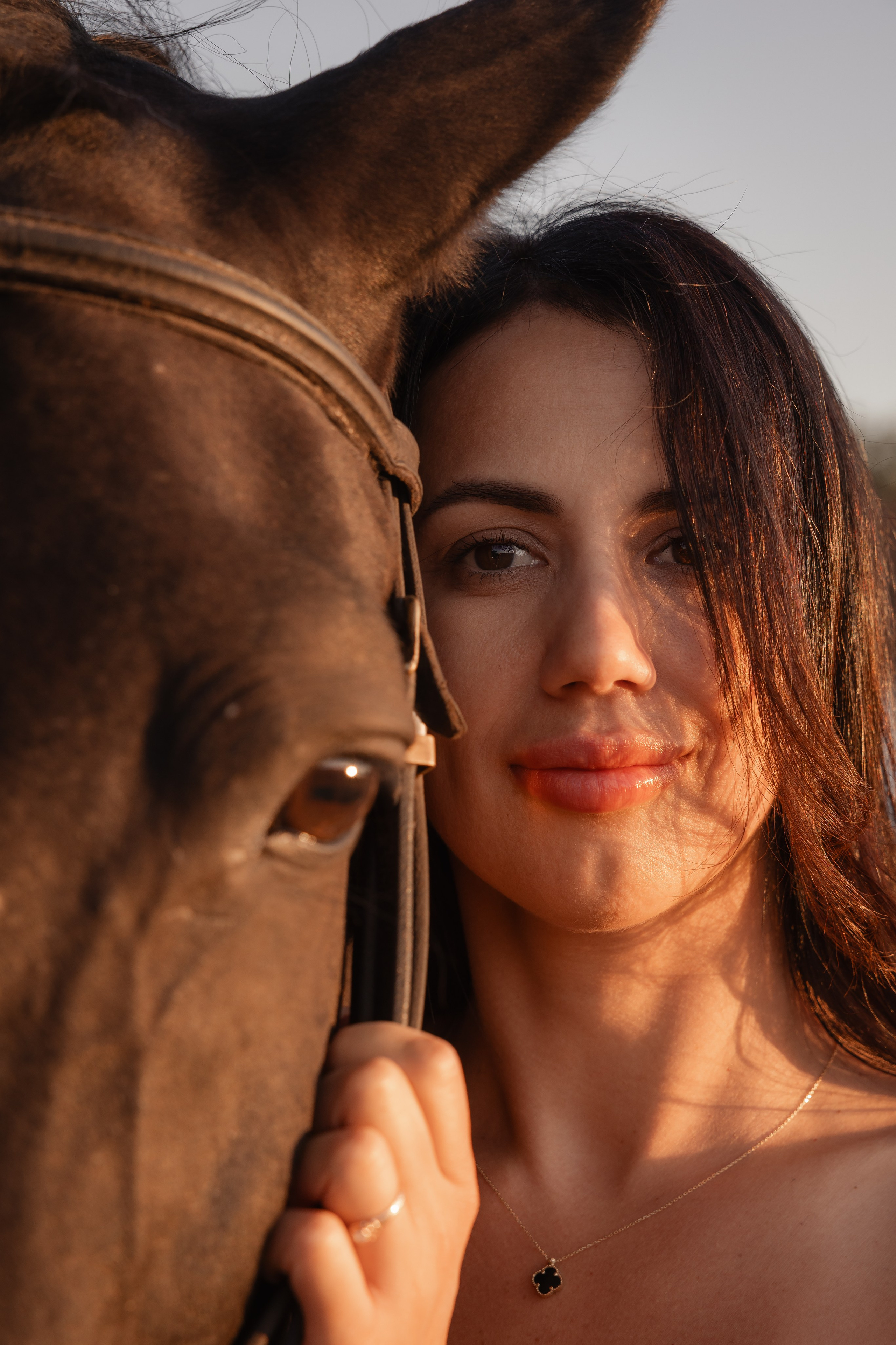 Eleganca v sedlu / Элегантность в седле. Fotograf Zoja | Fotografiranje krsta, poroke in družine v Sloveniji