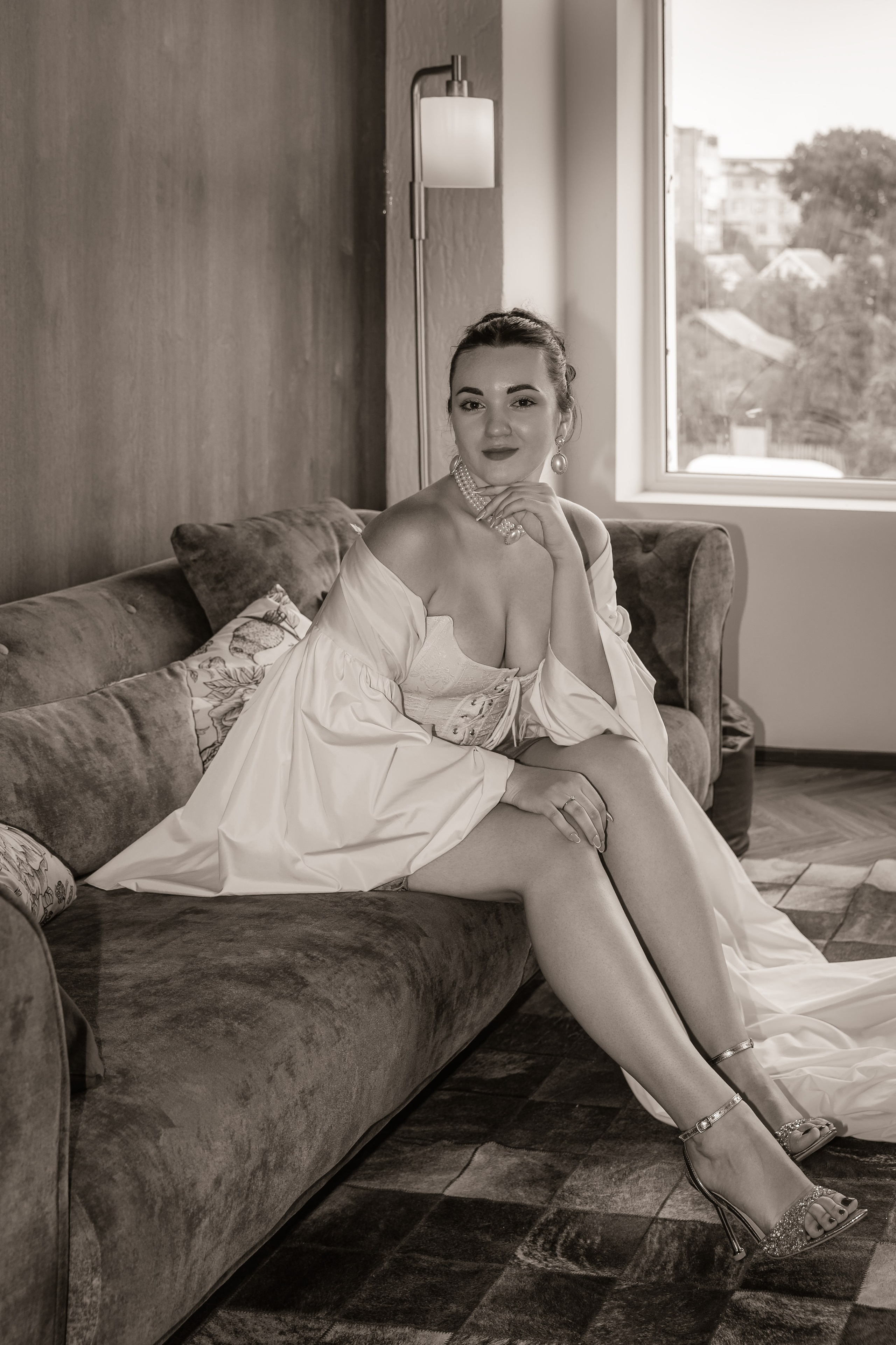 Utrinki poročnega jutra v studiu / Мгновения свадебного утра в студии. Fotograf Zoja | Fotografiranje krsta, poroke in družine v Sloveniji