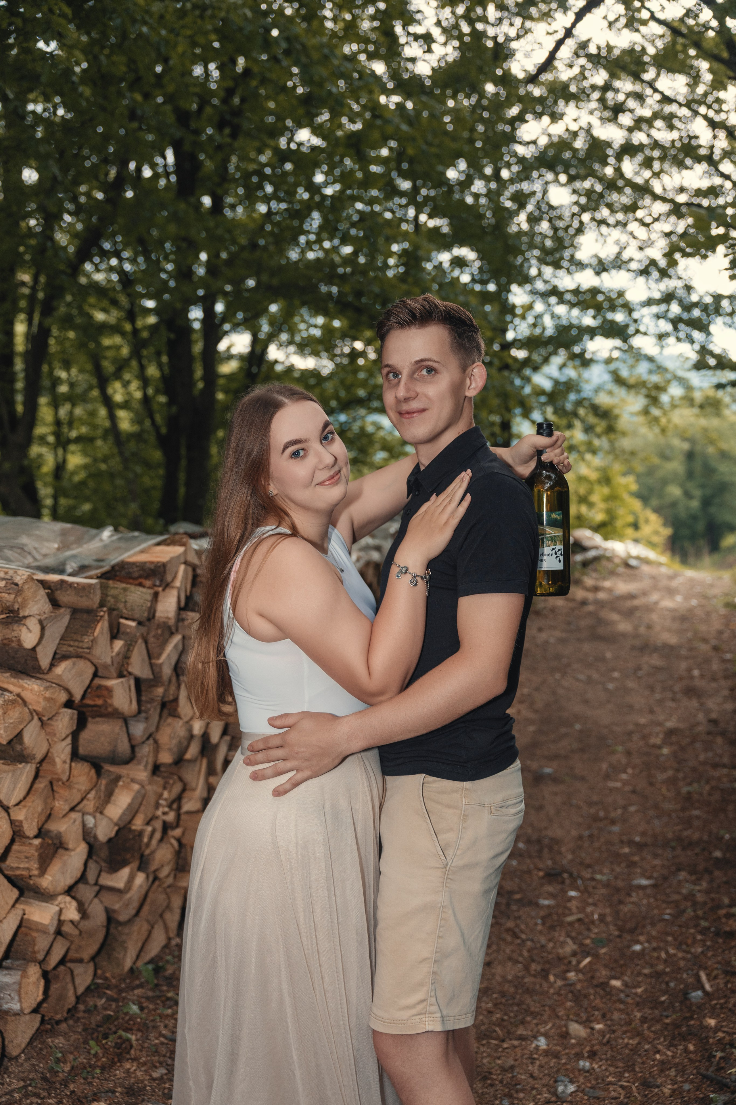 creative couple photoshoot slovenia forest
