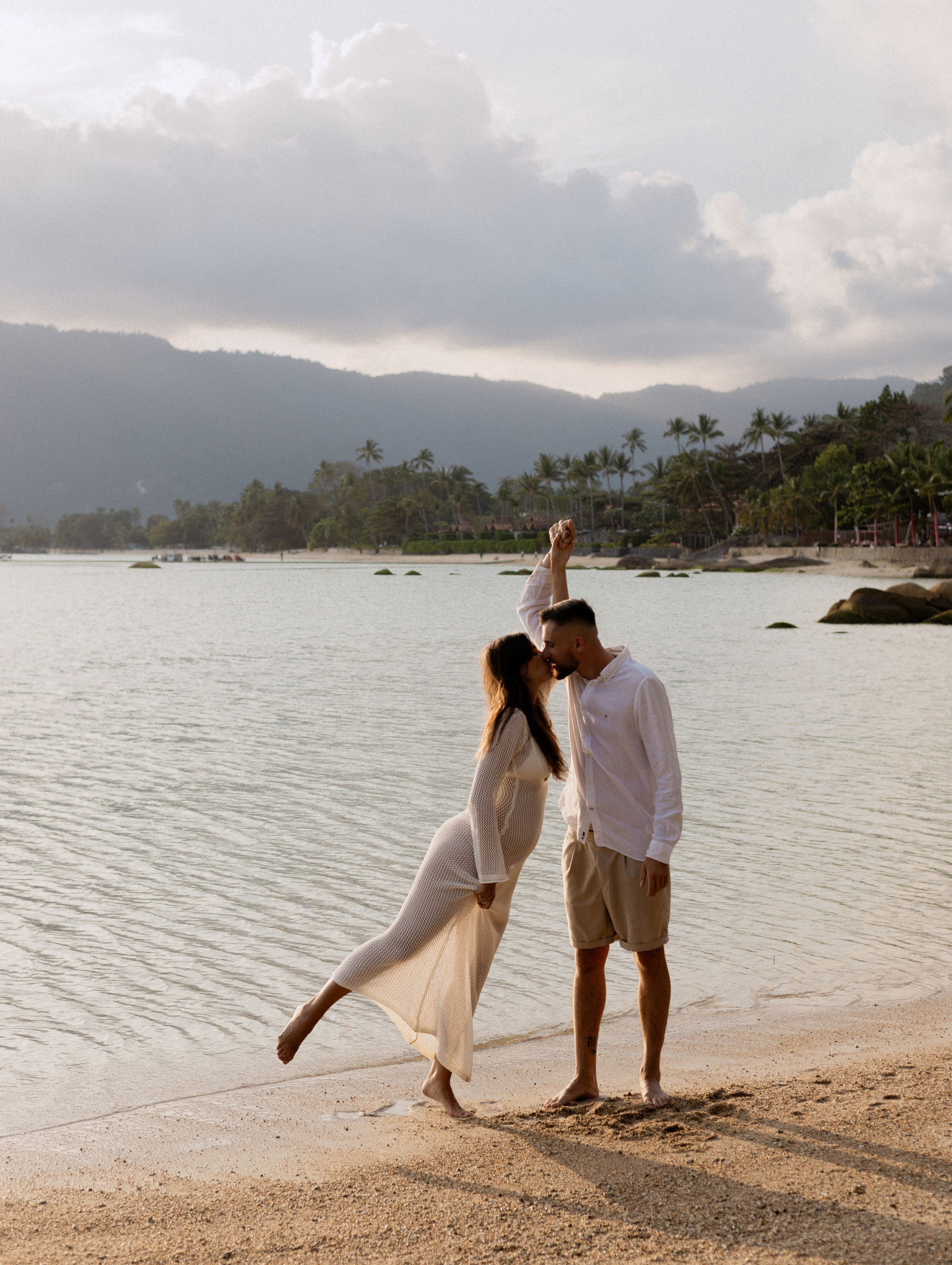 PREGNANCY PHOTOSHOOT. Photographer on Koh Samui Elena