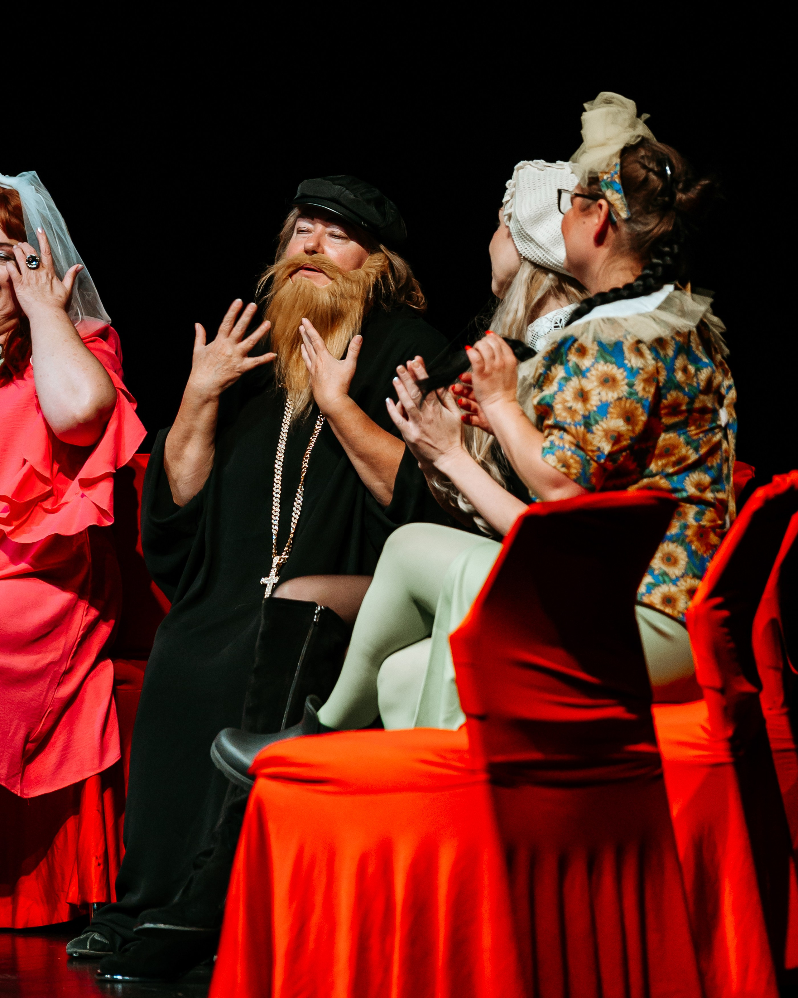 Garbo Teater „12 стульев“. Jelizaveta Gross - reportaaži- ja portreefotograaf Narvas