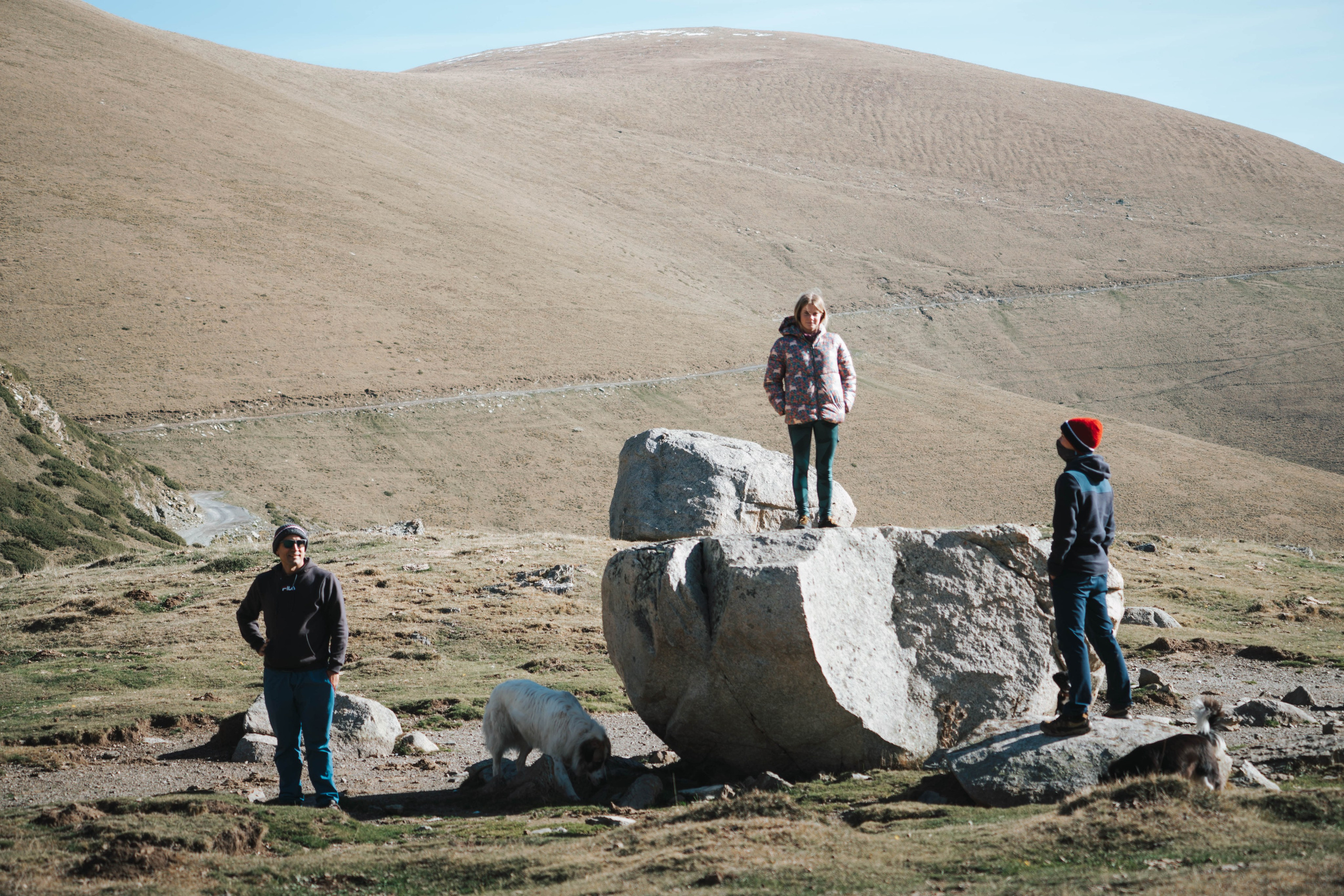 Salto de agua Mainera, Estación de esquí abandonada, Llesui. Alba del Norte Studio