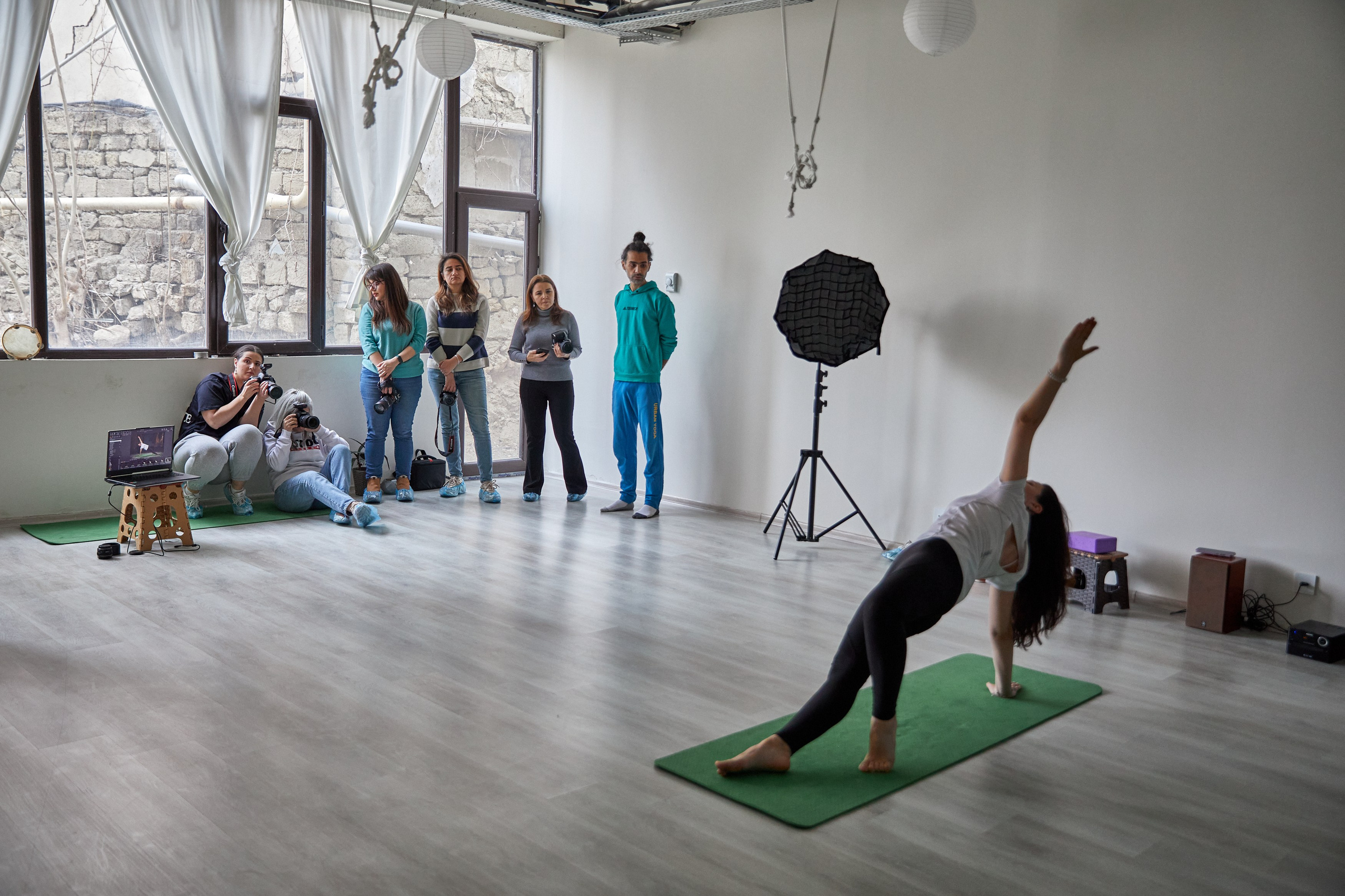 Практика в Yoga Shahi Center. Photographer in Baku Kamran Enceladus