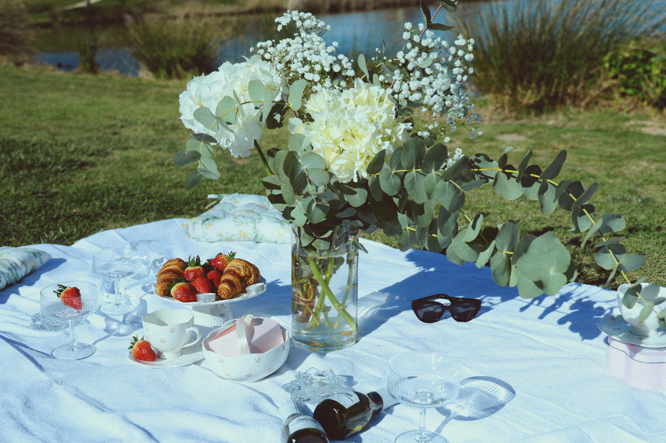 Aesthetic Photo-Picnic in Valencia. Lana Petrychenko — Portrait & Family Photographer. Valencia, Spain