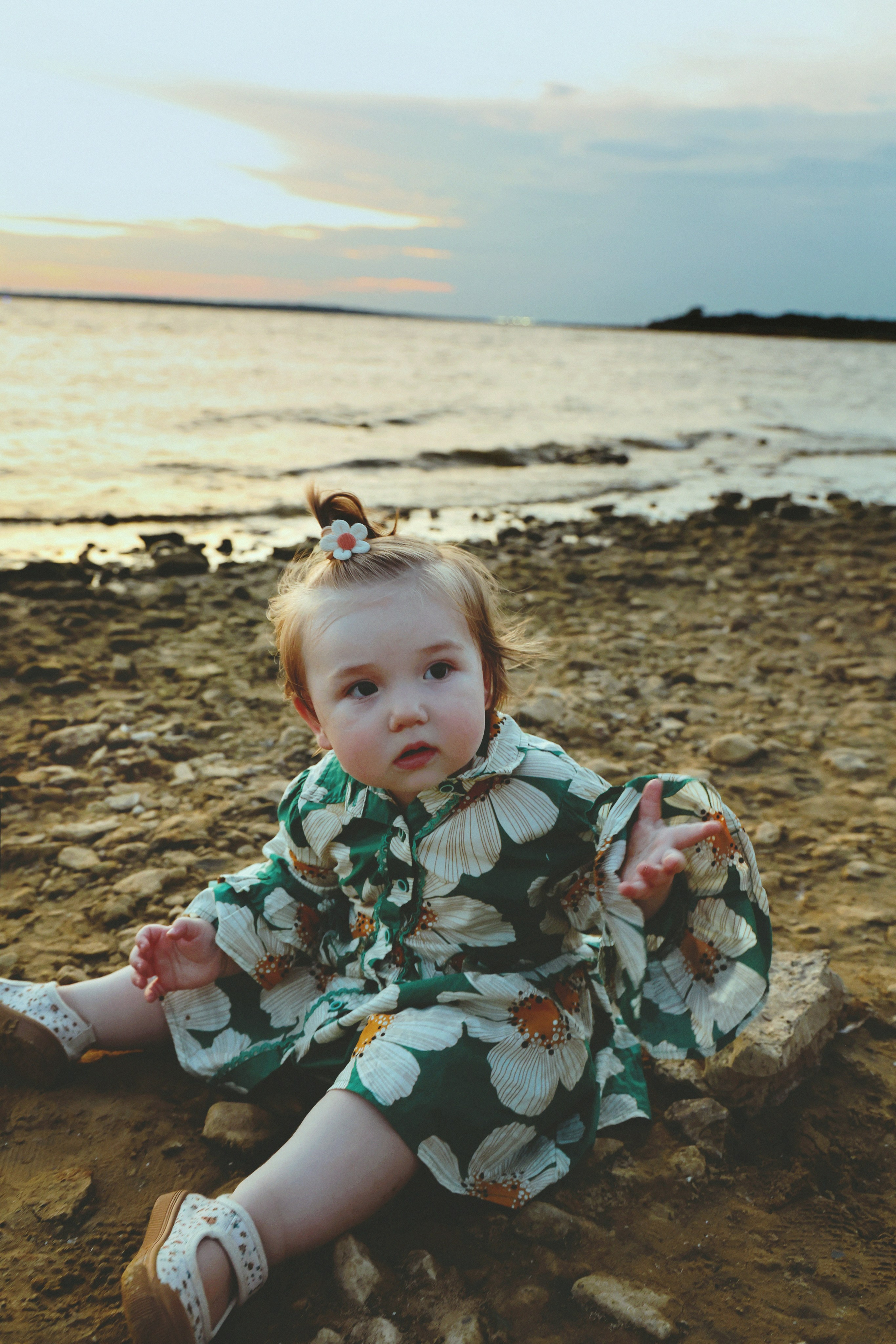 Baby Family Photoshoot – Outdoor Family Photography with Infant or Toddler. Lana Petrychenko — Portrait & Family Photographer. Valencia, Spain