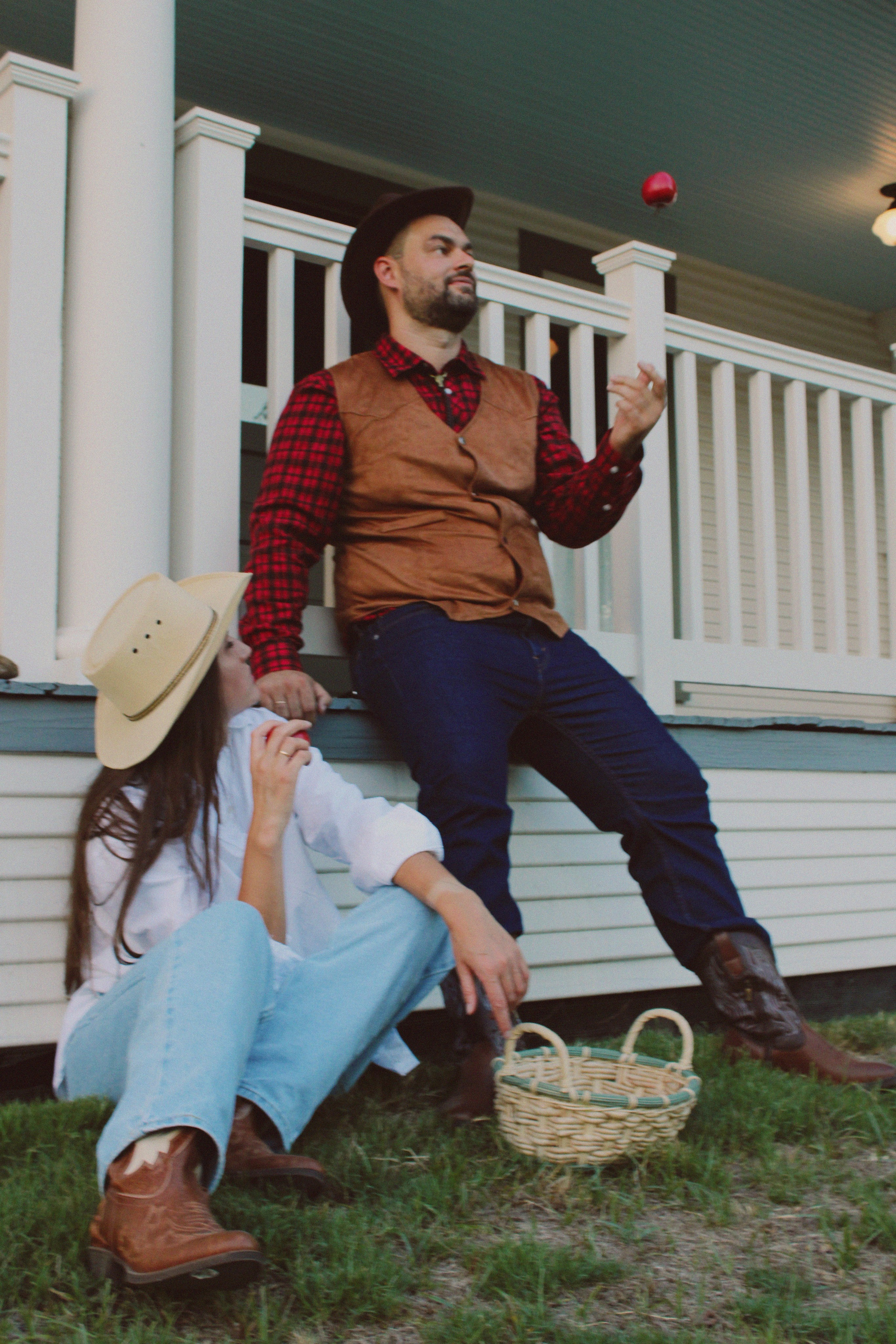 Texas Countryside Family Photoshoot in Cowboy Style. Lana Petrychenko — Portrait & Family Photographer. Valencia, Spain