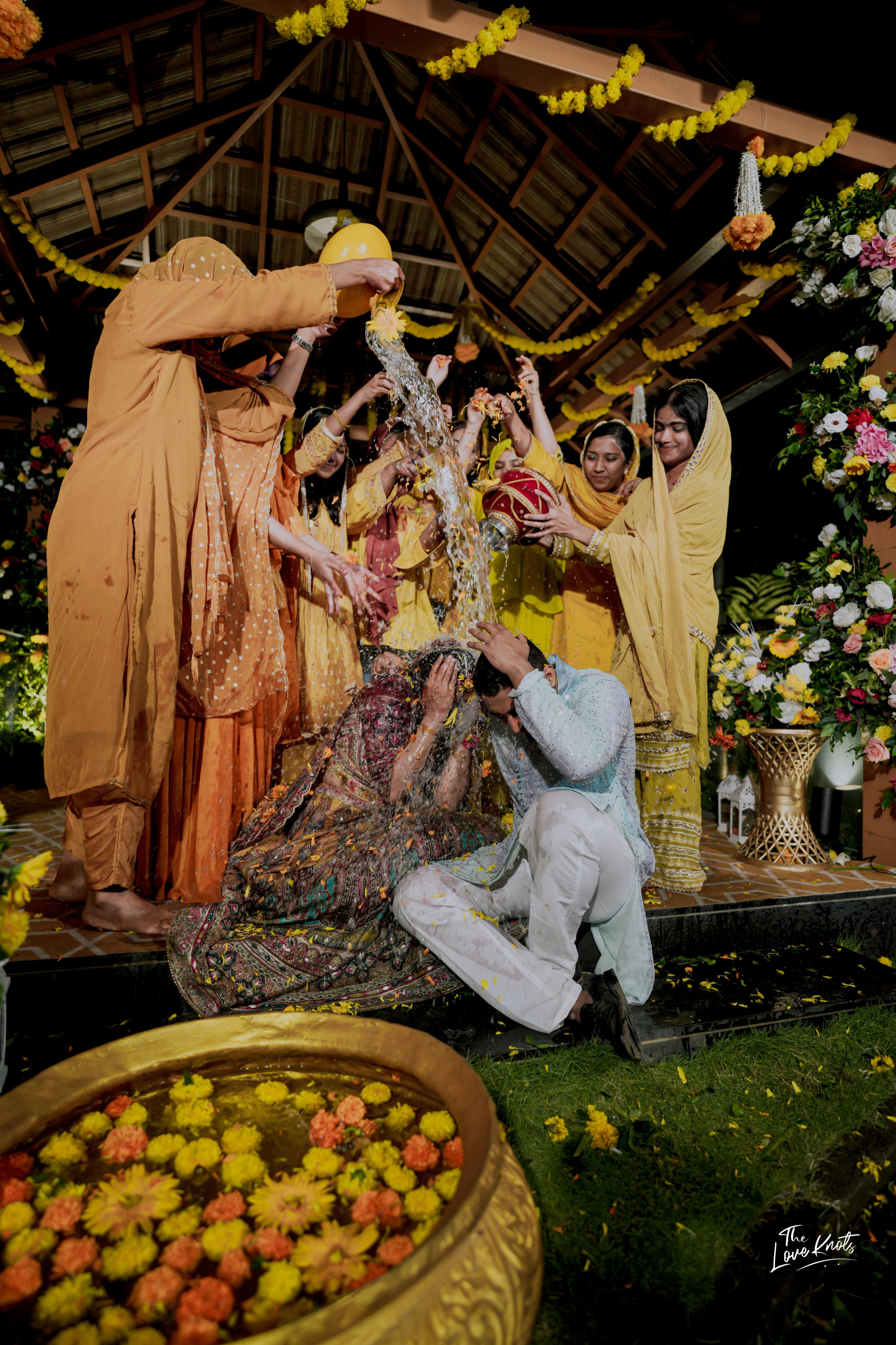 SHAHANA. Theloveknots